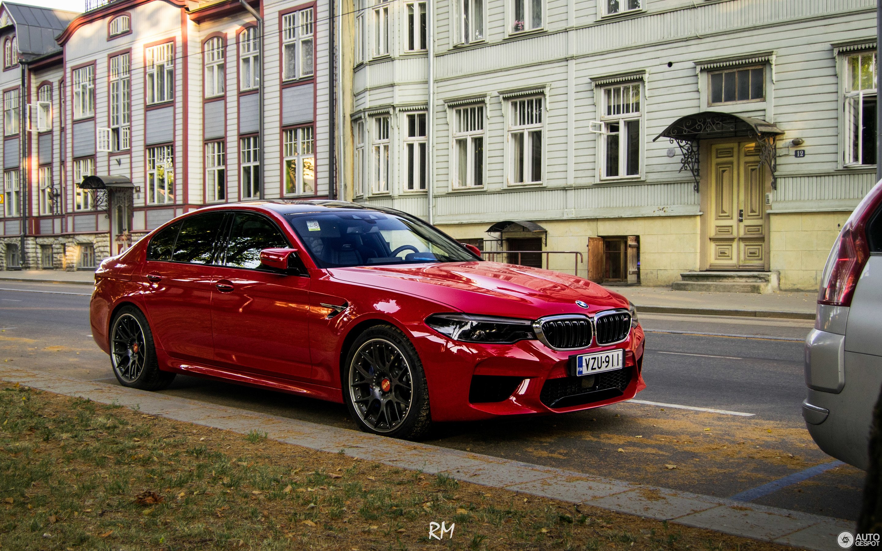 Бмв м5 ф90 цвет. BMW m5 f90. BMW m5 f90 Red. BMW m5 f90 красная. BMW m5 f90 бордовая.