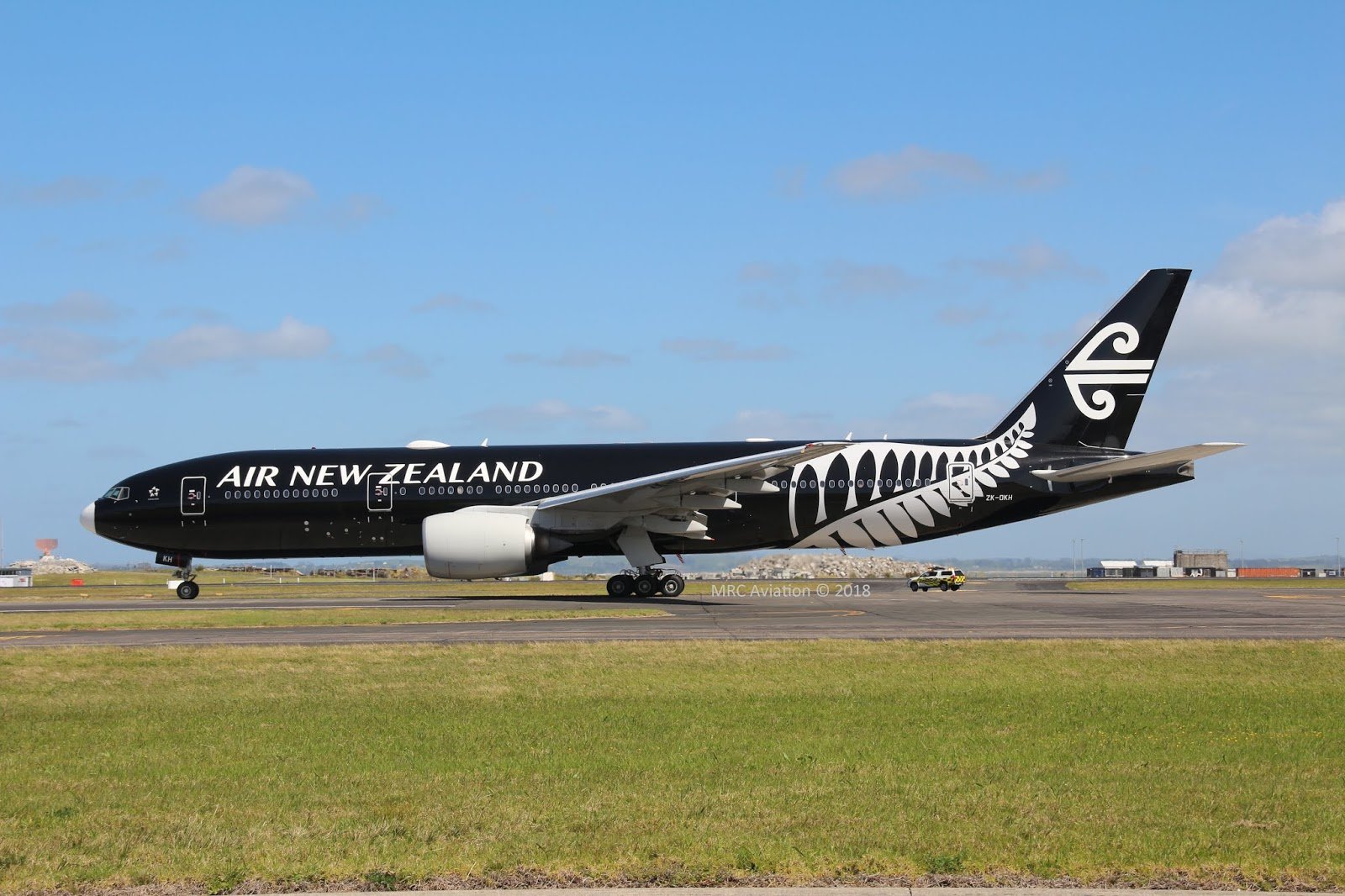 Air new zealand. Boeing 777 Air New Zealand. Air New Zealand самолеты. Завод Air New Zealand. Чёрный Боинг 777.