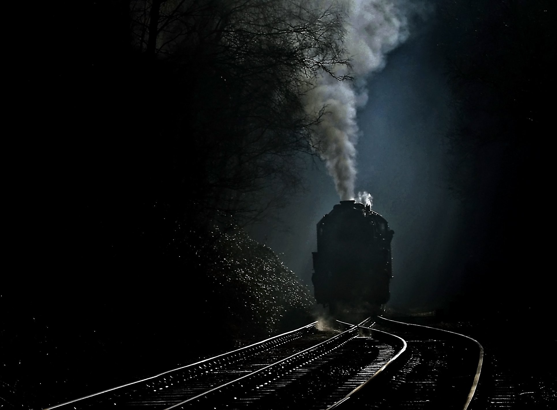 Загадочный поезд. Поезд-призрак «Санетти». Поезд-призрак Локомотив. Жуткий поезд. Мрачный поезд.