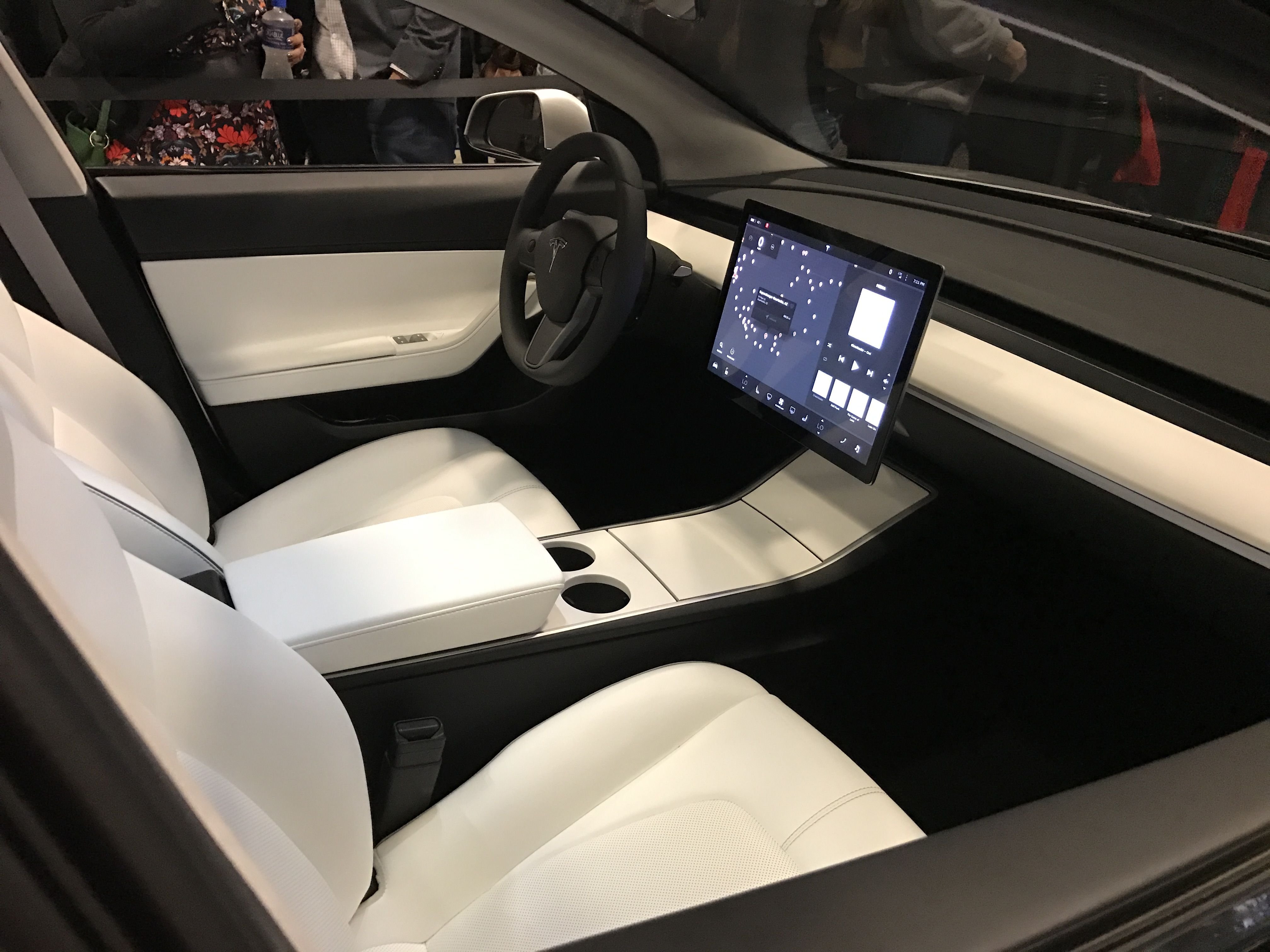 Cars inside. Tesla model 3 Interior. Машина Tesla model 3. Tesla model 3 салон. Tesla model s 3.