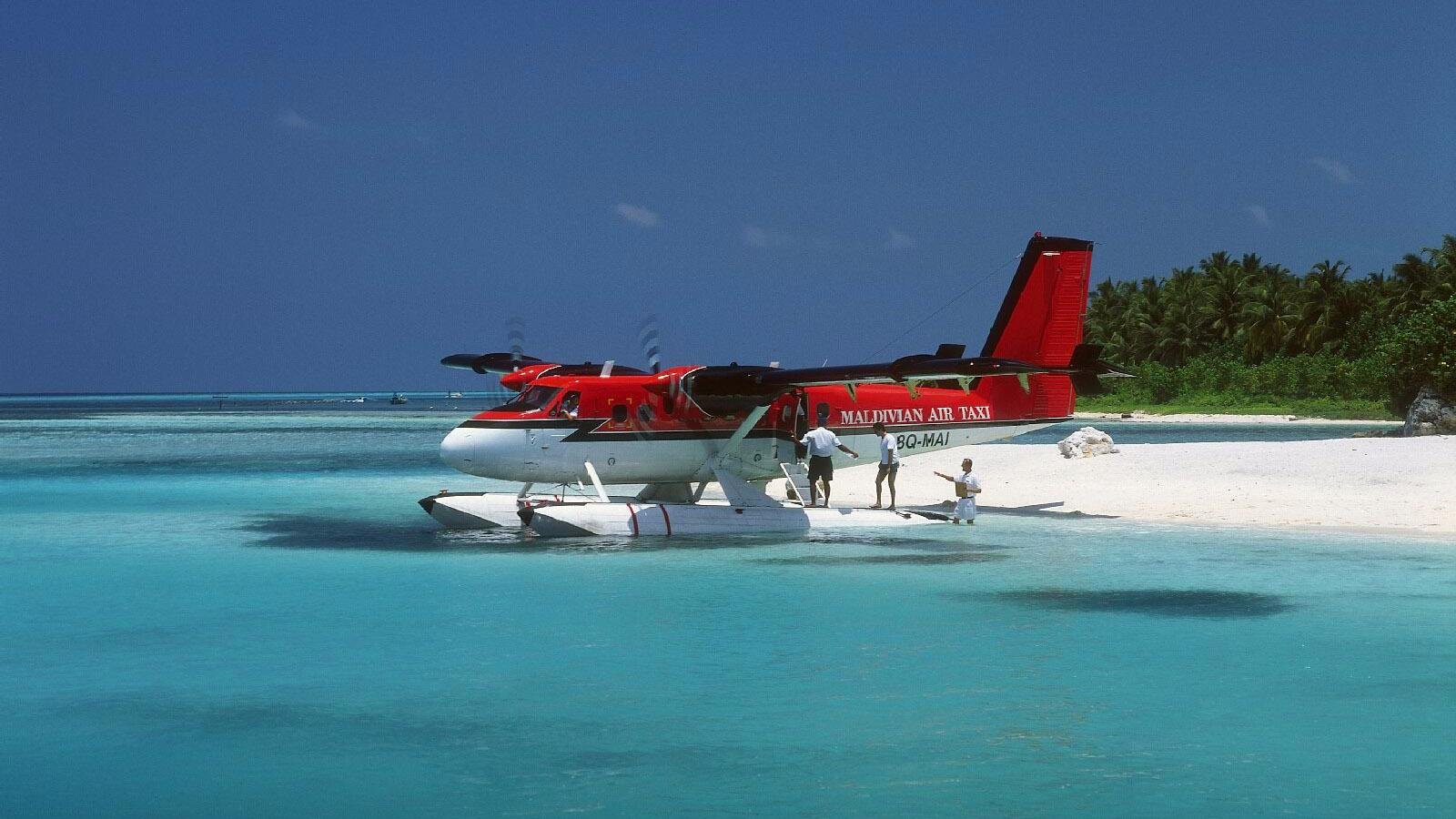 Мальдивы остров гидросамолет