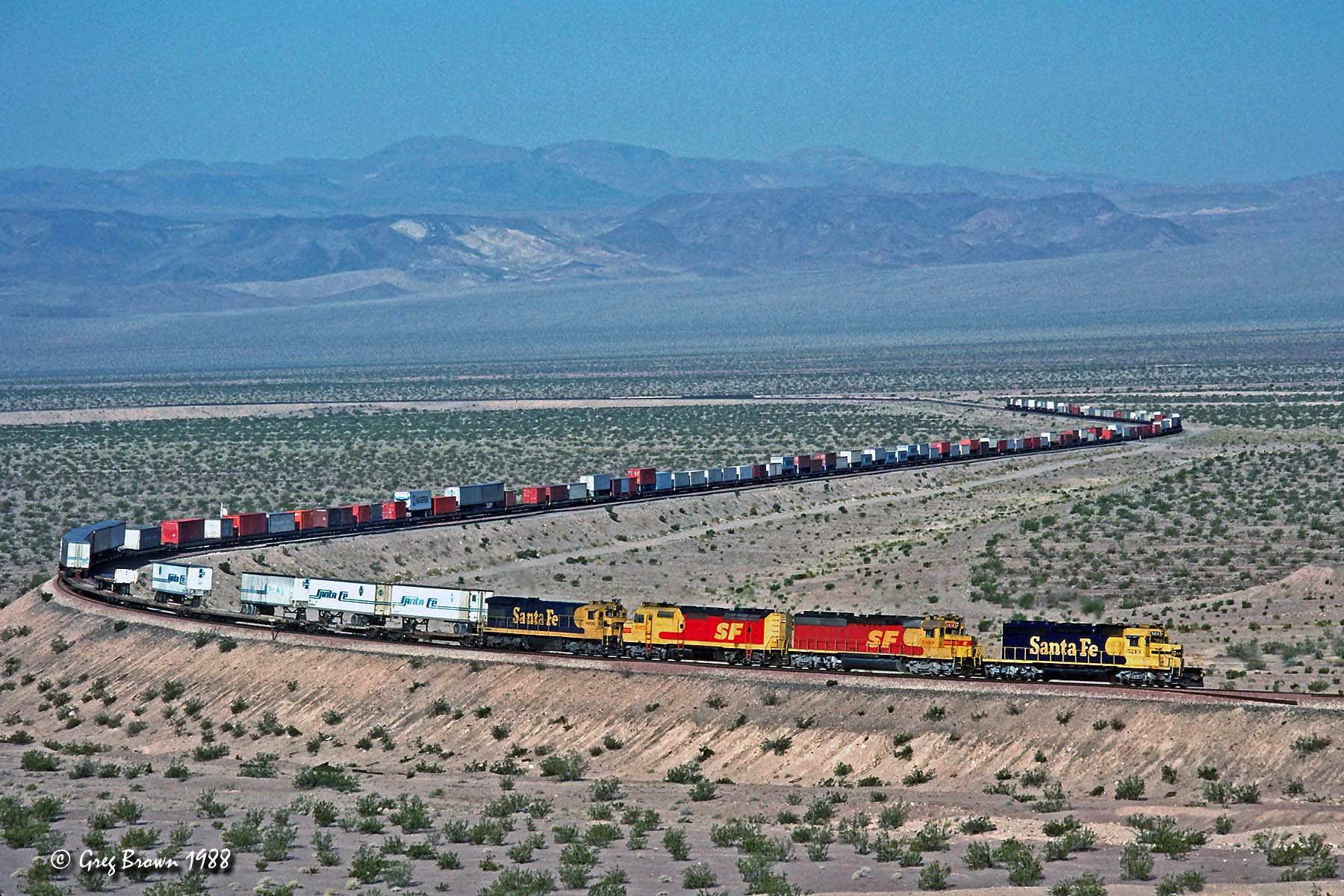 Длинные вагоны поездов. Мавритания железная дорога. Длинный поезд. Американские грузовые поезда. Самый длинный поезд.