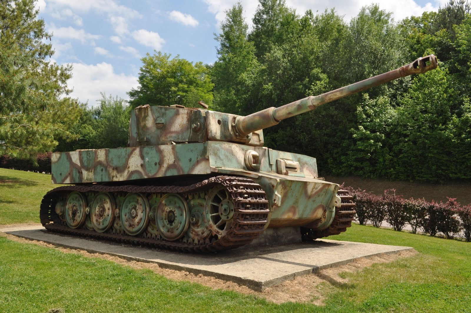 Год тигра немецкий танк. Немецкий танк т-6 тигр. Танк тигр 6. Танк PZ 6. Танк Panzerkampfwagen vi тигр.