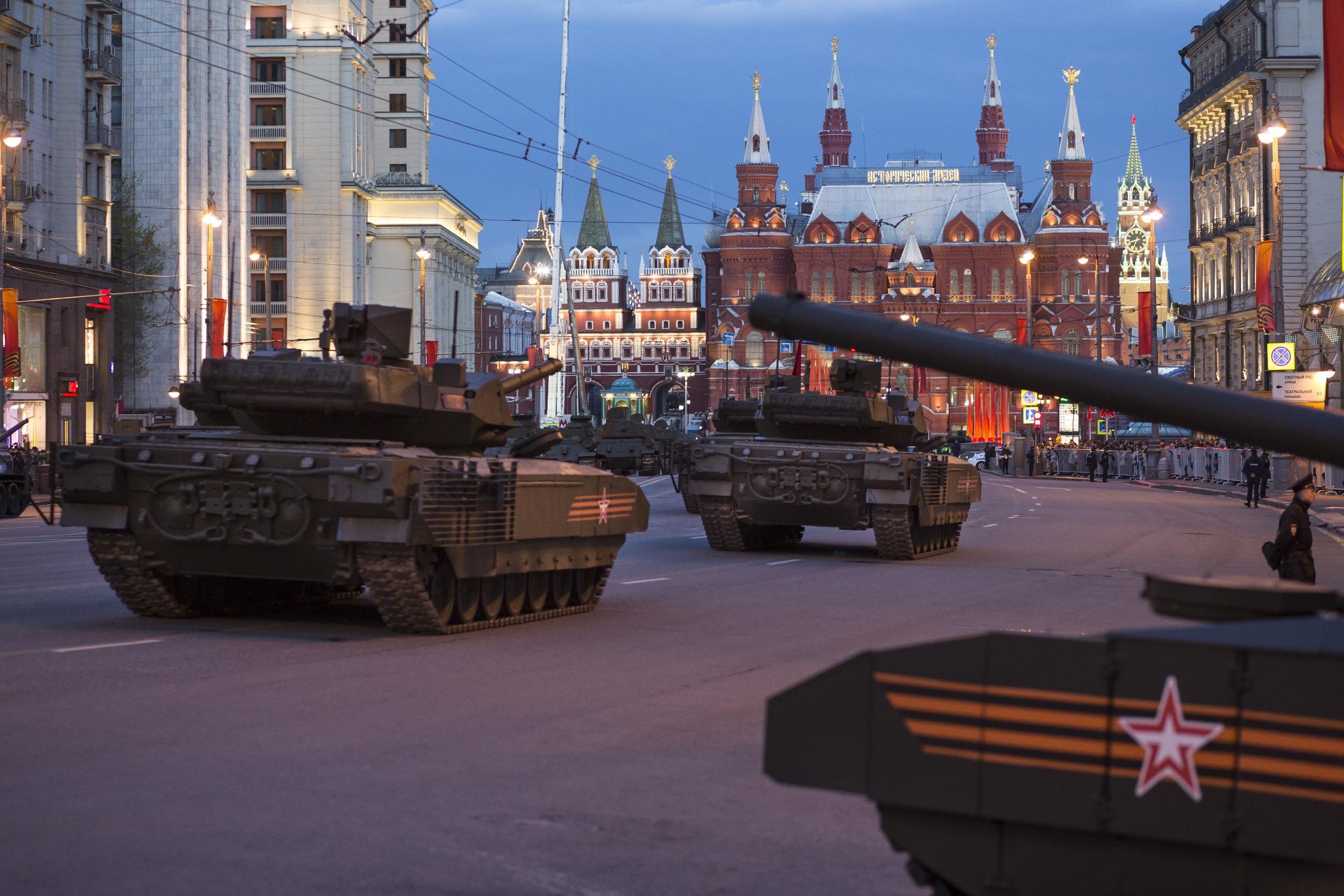 Красная площадь в москве выставка военной техники. Парад Победы стали. Парад военной техники в Америке. Абрамсы на параде Победы. Какие танки на параде Победы.