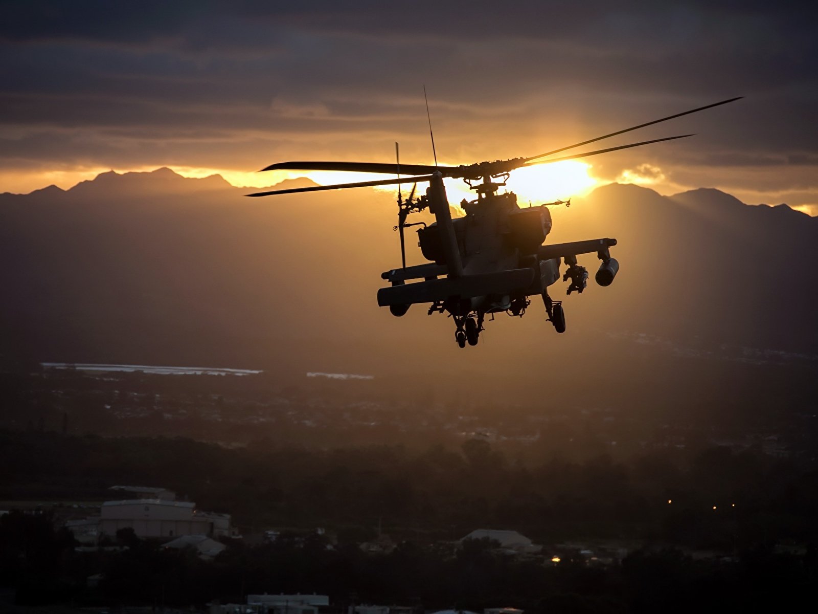 MCDONNELL Douglas Ah-64 Apache