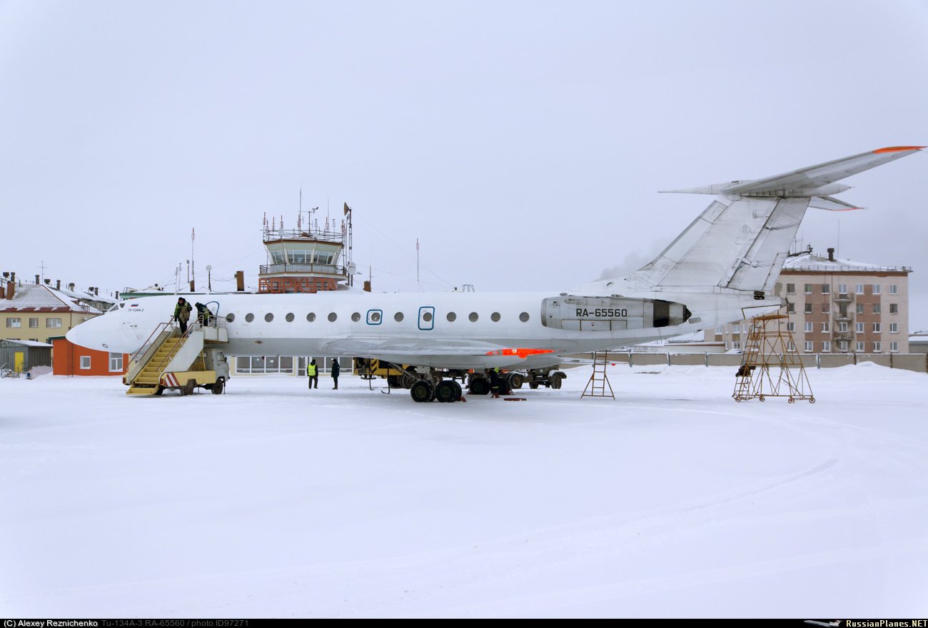 Погода воркута аэропорт точный на 10 дней. Аэропорт Воркута. Ту-134 ra-65560. Парк самолётов аэропорта Воркута. Ту-134 Воркута Советский.