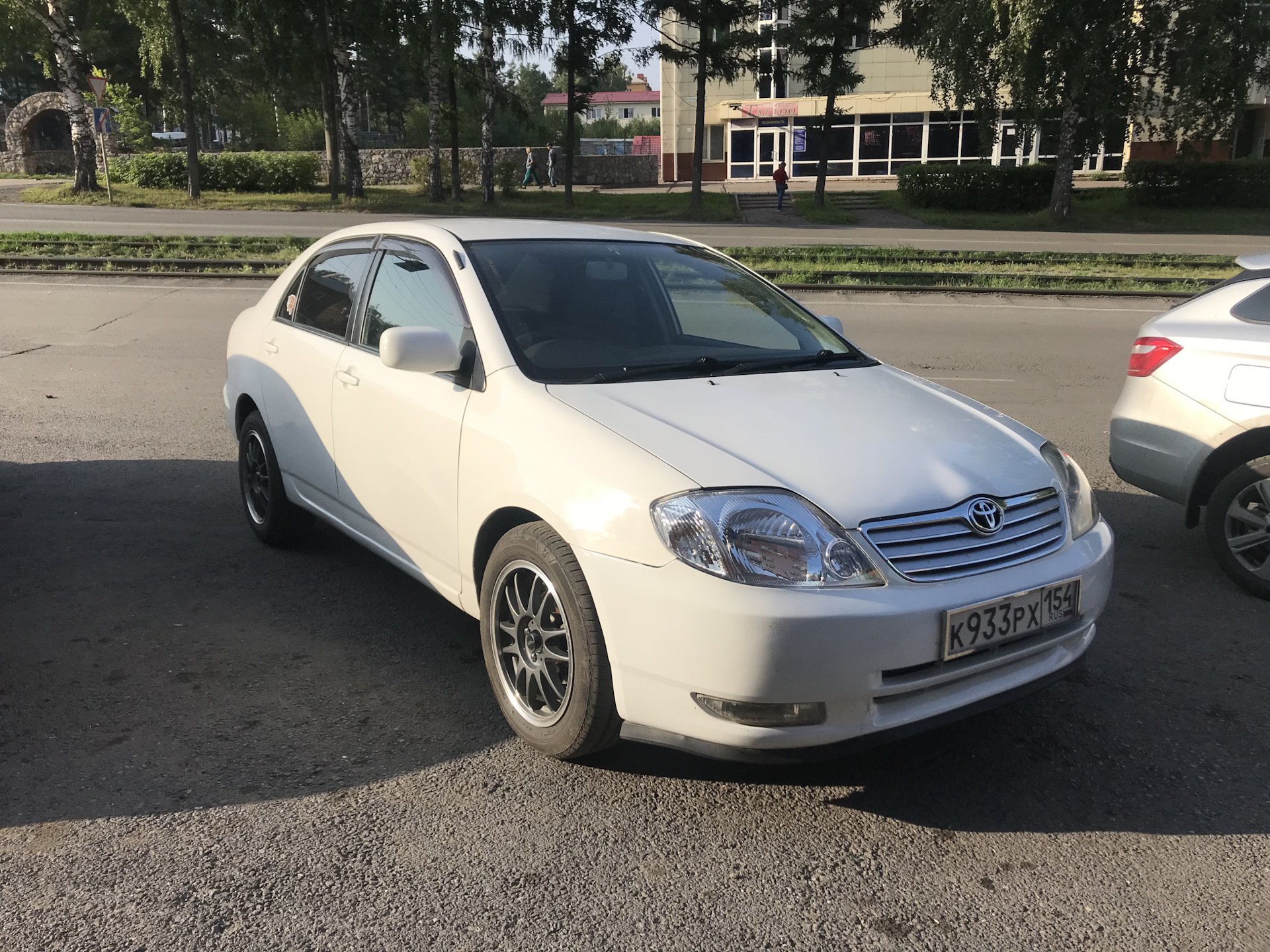 Тойота 120. Тойота Королла 120. Toyota Corolla 120 Япония. Тойота Королла японец. Тойота Corolla японка.