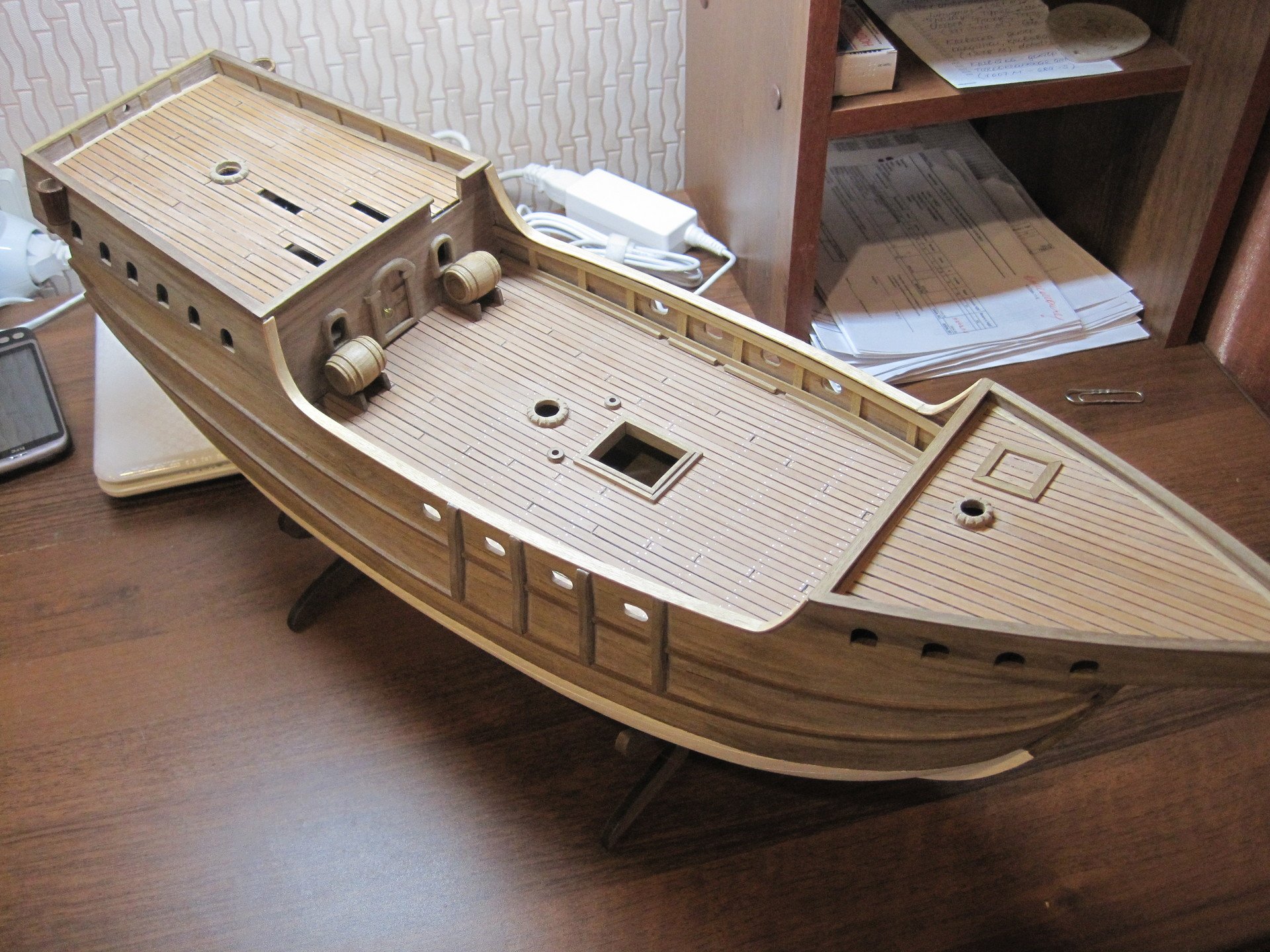 Делают суда 3. Деревянный корабль. Судомодели из дерева. Деревянные модели кораблей. Модели кораблей из дерева.