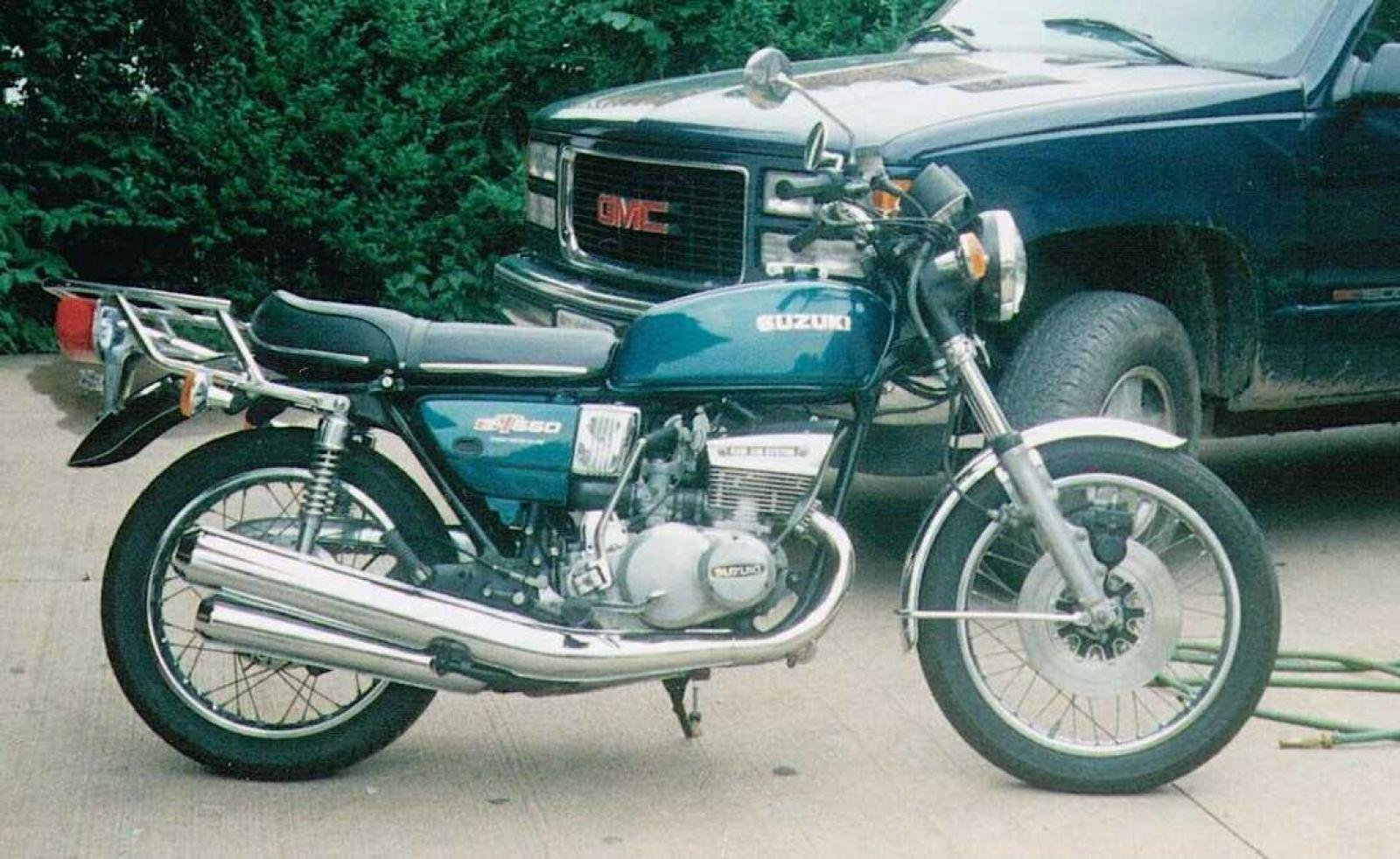 Сузуки классика. Suzuki gt550. Классические мотоциклы Сузуки. ГТ 550.