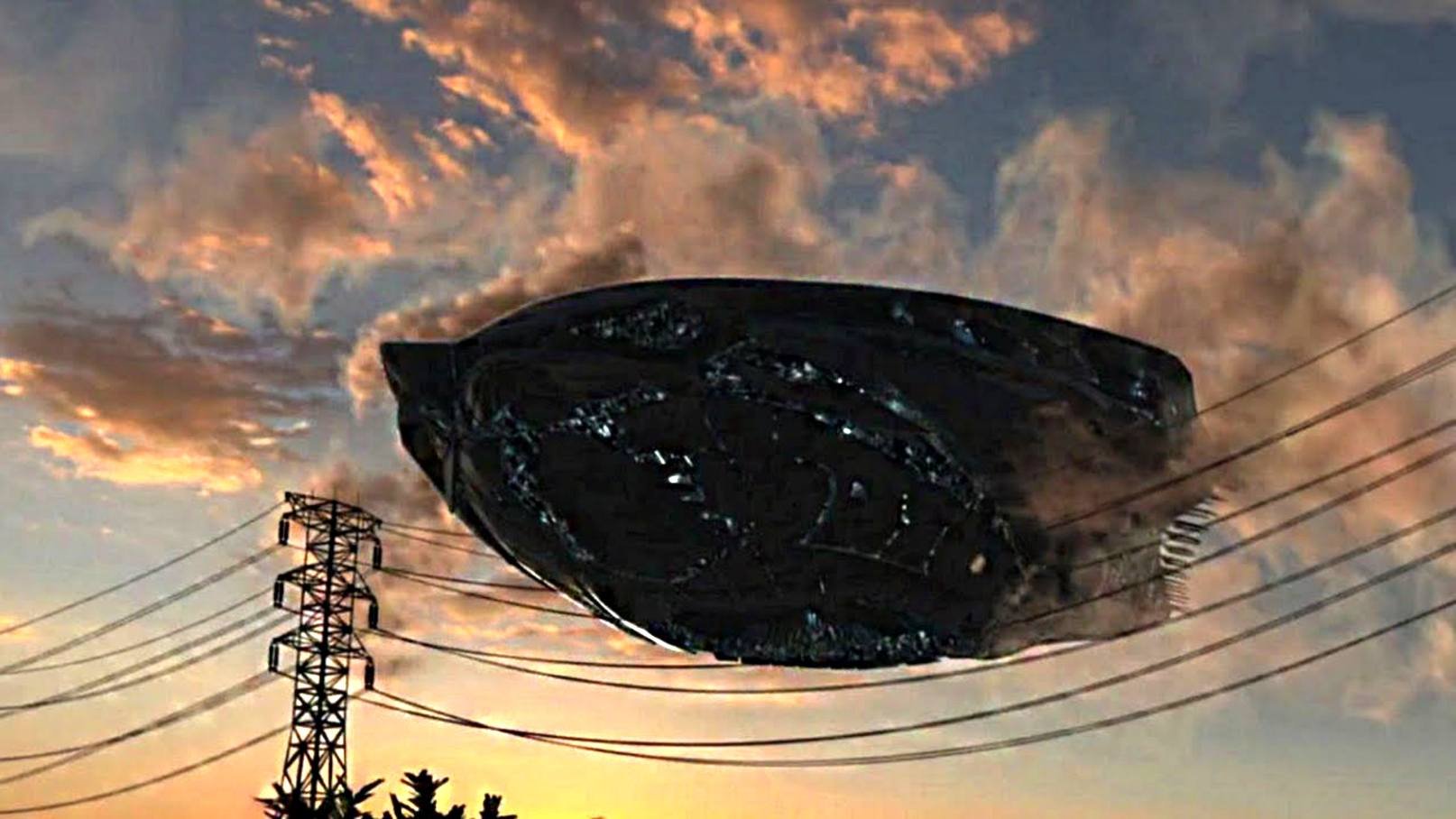 С неба падает гигантская еда название. НЛО "летающая тарелка" Губенко. НЛО UFO неопознанные летающие объекты. Корабль инопланетян на земле. Гигантское НЛО.