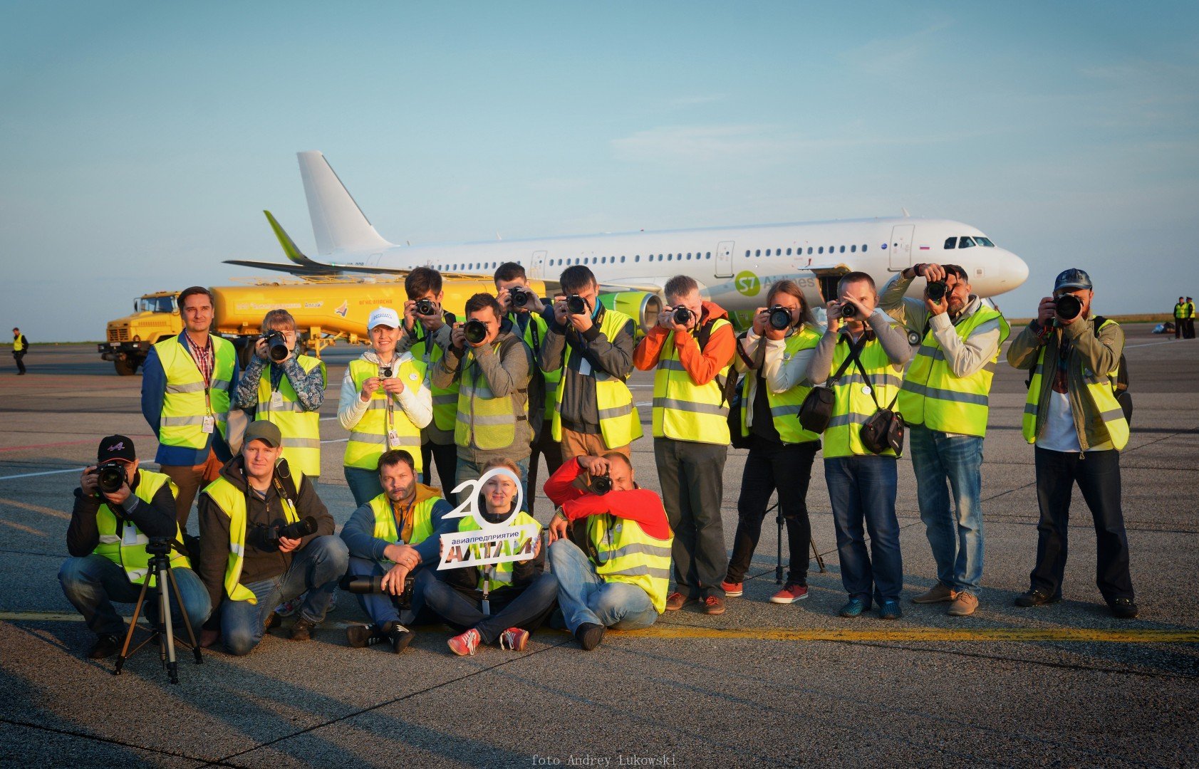 Самолет барнаул хабаровск. Аэропорт Барнаул ВПП. Аэропорт Барнаул Взлетная полоса. Аэропорт Барнаул споттинг. Аэропорт Барнаул самолеты.