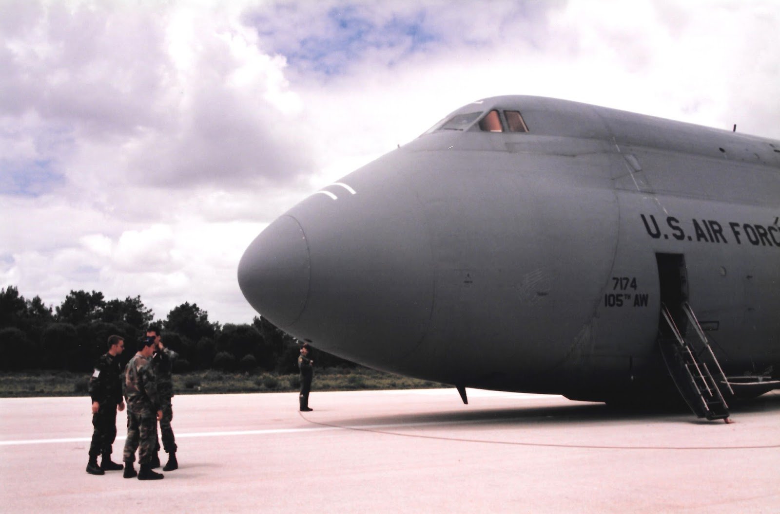 Си 5 0. Си 5 галакси. C-5 Galaxy десант. Lockheed c5 Crew. Lockheed c-5 обломки.