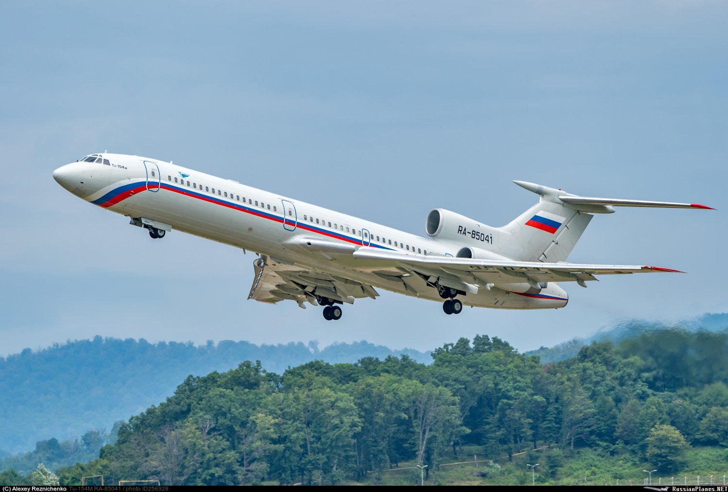 Туполев ту-154м ra-85041. Tupolev tu-154m Registration ra-85041. Ra-85041. Самолет Адлер Минск.