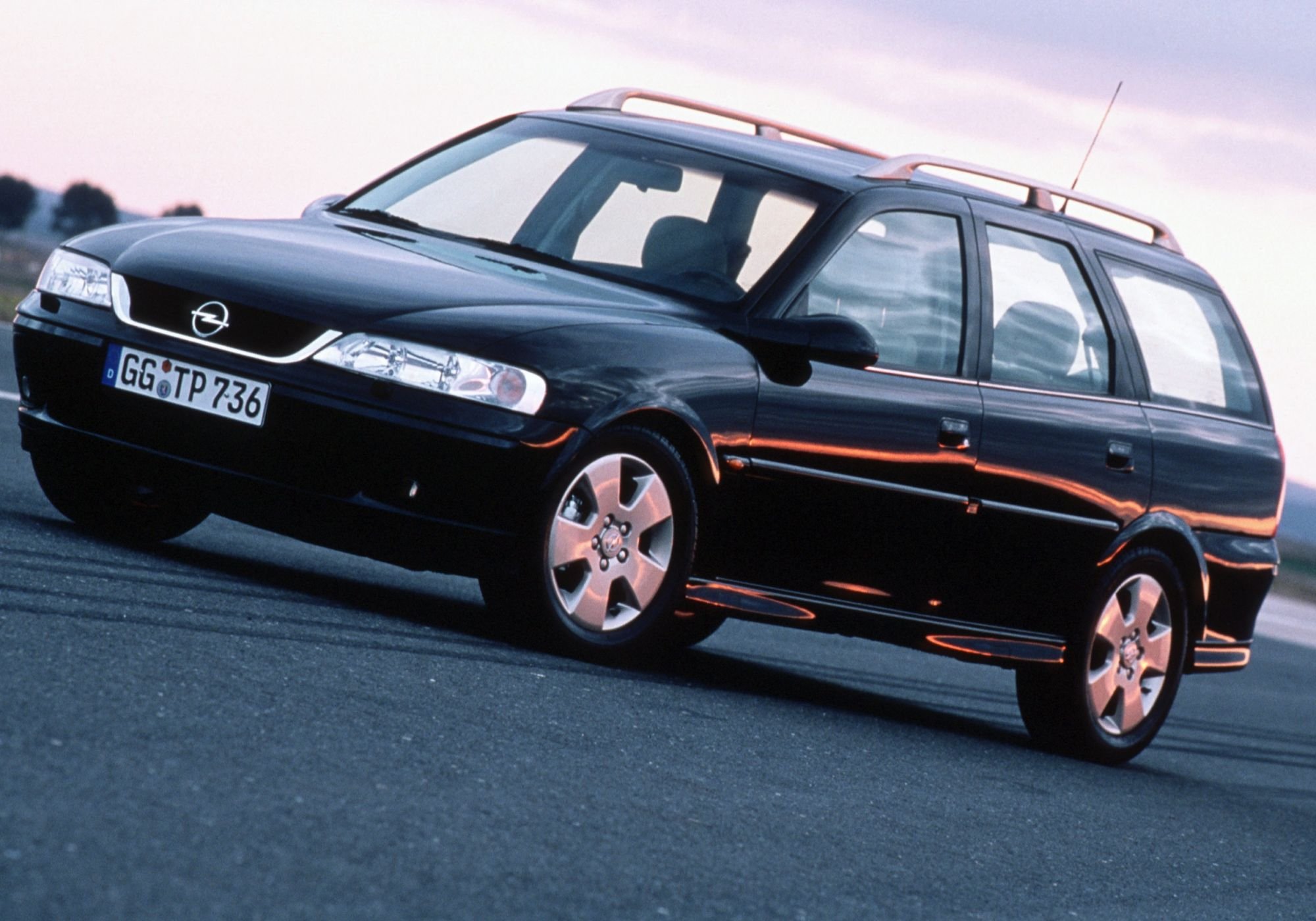 Вектра караван. Опель Вектра Караван 2000. Opel Vectra b 2000 Caravan. Opel Astra Caravan 1998. Опель вектор Караван 2000.
