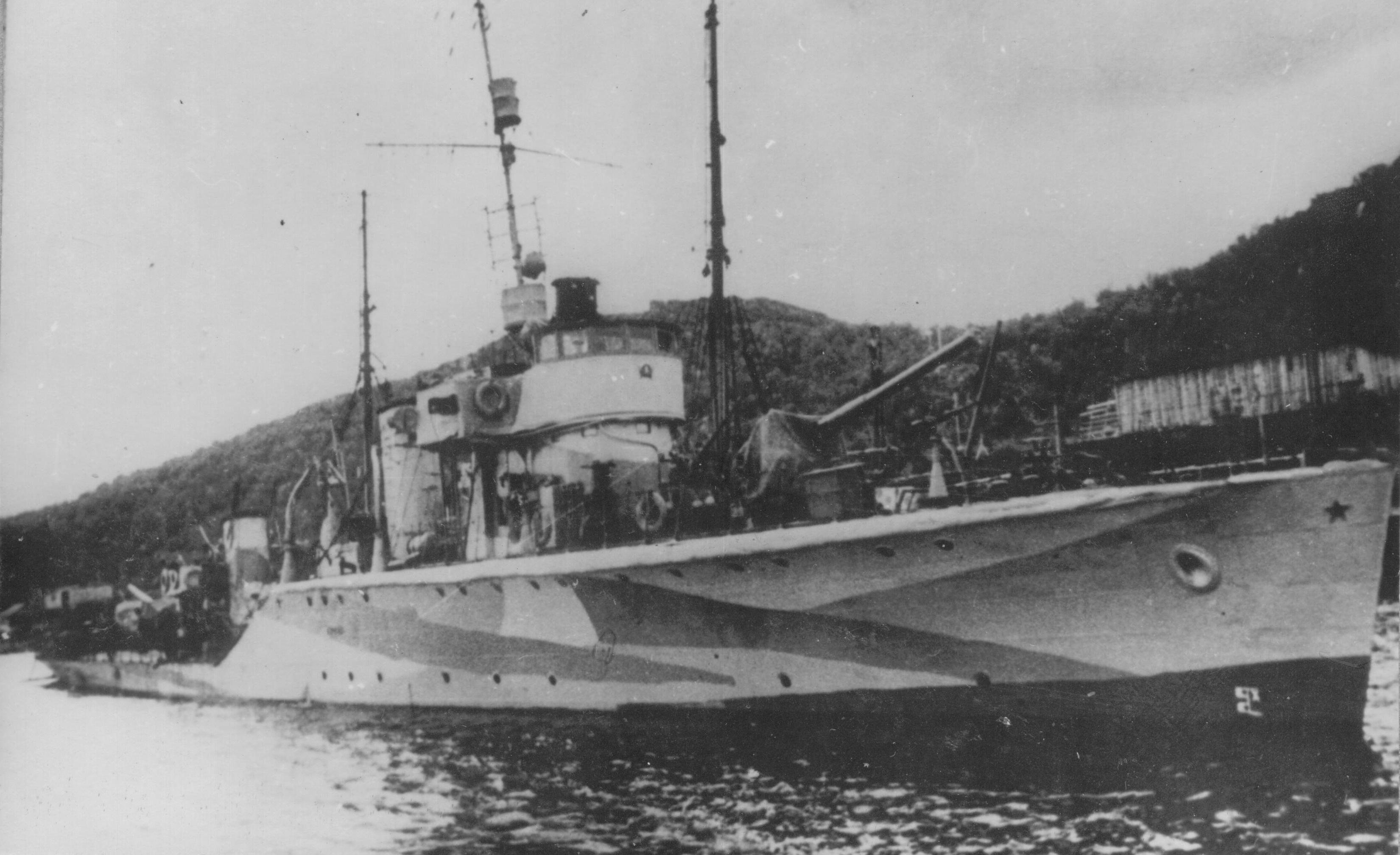 Судно гроза. Циклон сторожевой корабль 1941. Сторожевой корабль Пурга Ладожская флотилия.