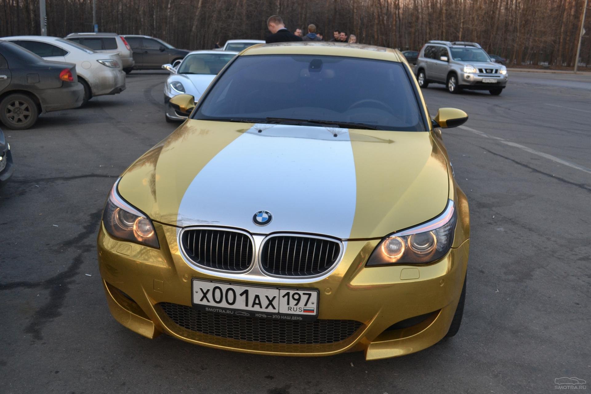 Золотая м5. BMW e60 Золотая. BMW m5 Золотая. БМВ m5 e60 Золотая. БМВ м5 золото.