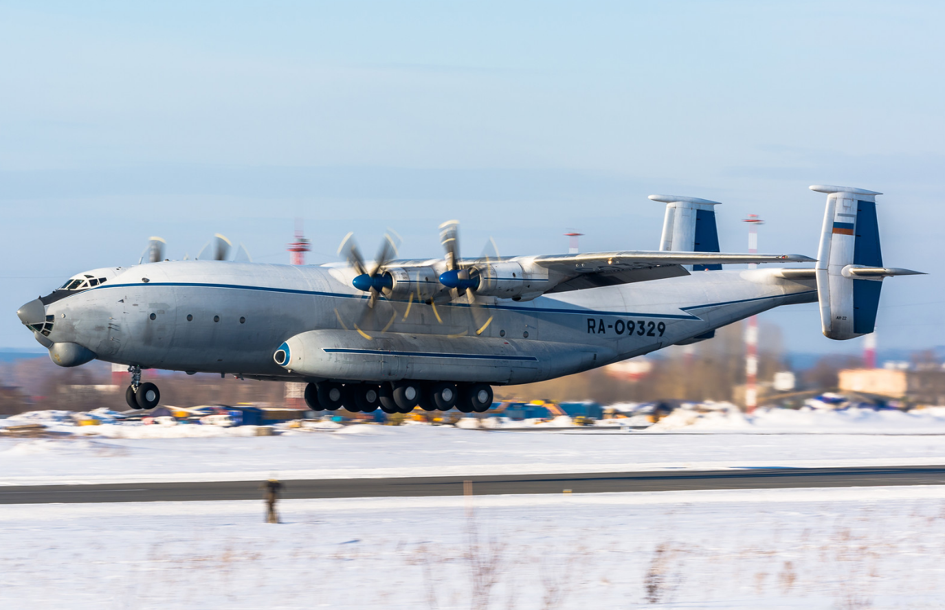 Ан антей самолет. Самолёт Антей АН-22. Транспортный самолет АН 22 Антей. Турбовинтовой АН 22 самолет турбовинтовой. Самолёт АН-22 «Антей» СССР.