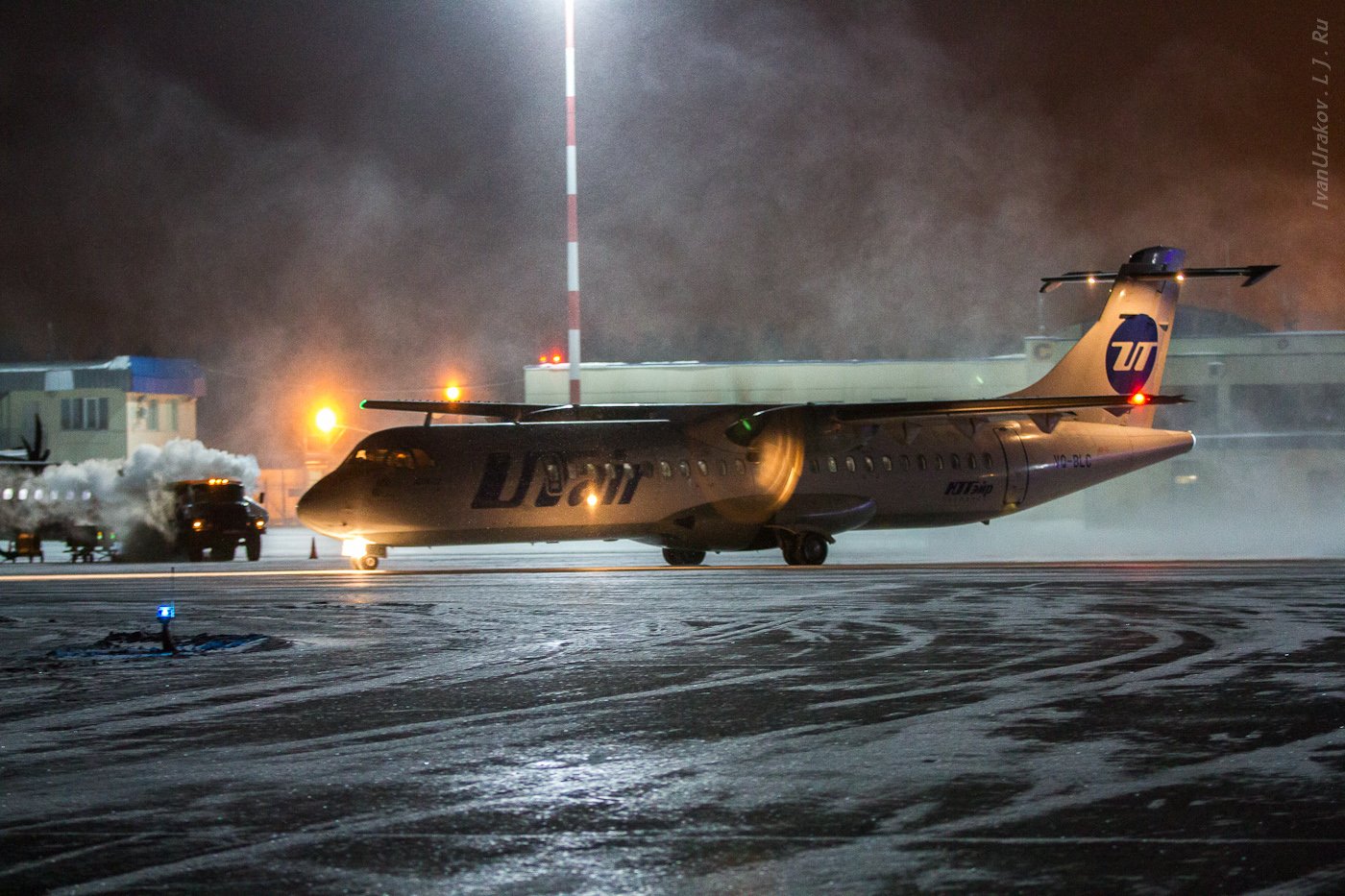 Аэропорт сургут. ATR-72 VQ - BLC. АТР-72 ЮТЭЙР Курумоч. Аэропорт Сургут 1977. Сургут Кольцово.