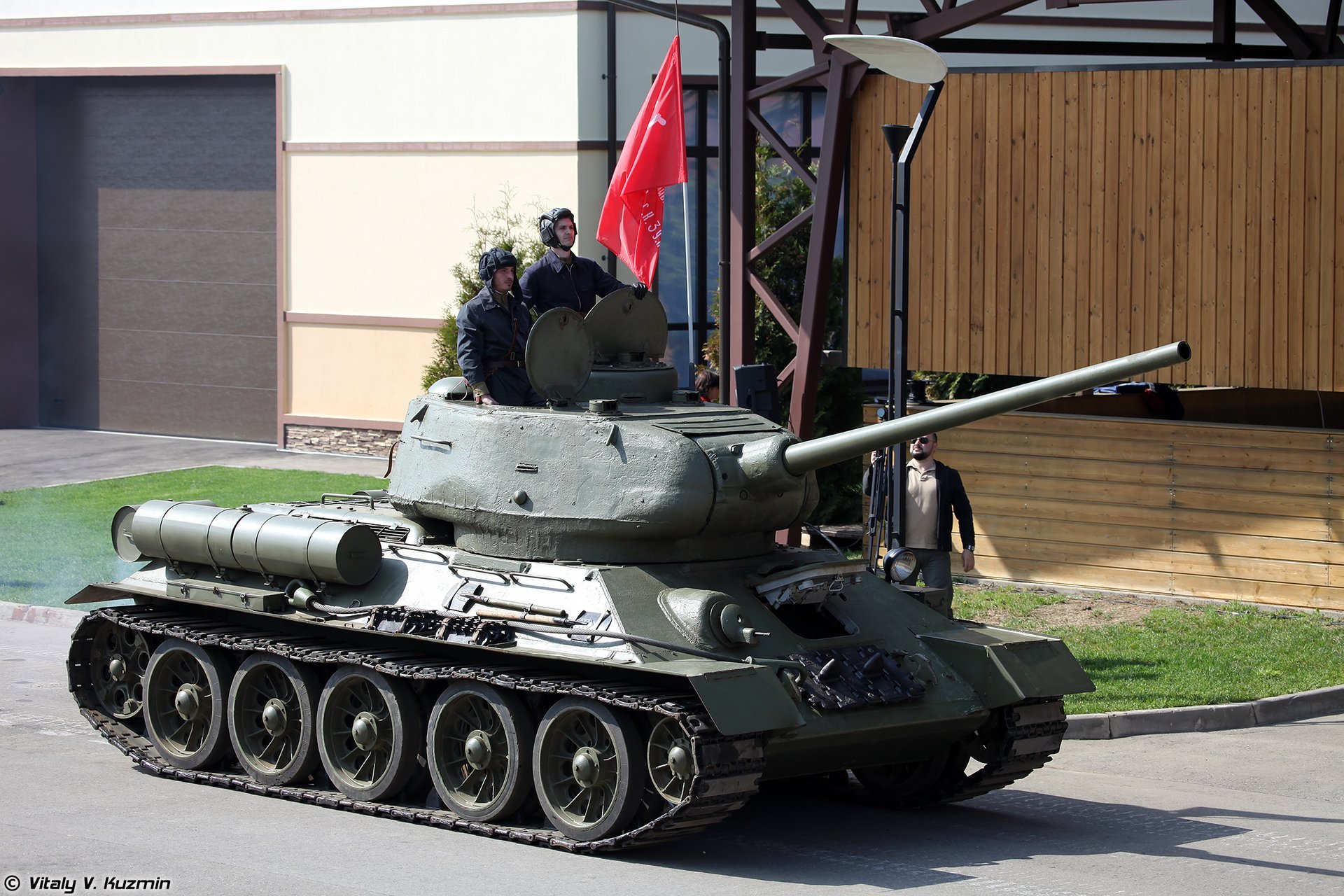 Виталий кузьмин фото военной техники