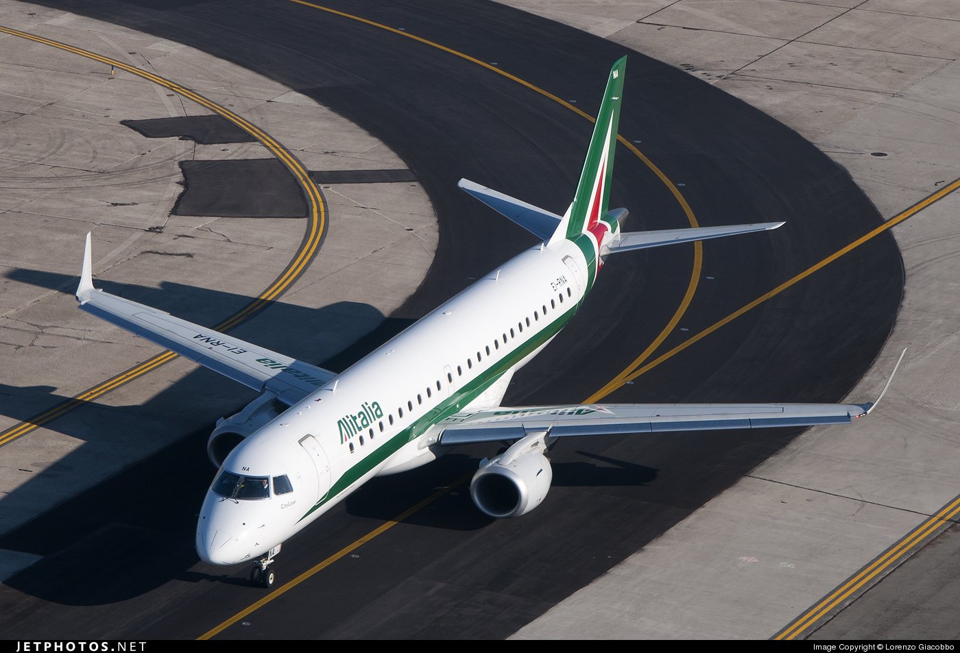 Jetphotos. Embraer 190 Alitalia. Embraer Alitalia. Авиатранспорт Италии. Пасажирский самолёт Italy.