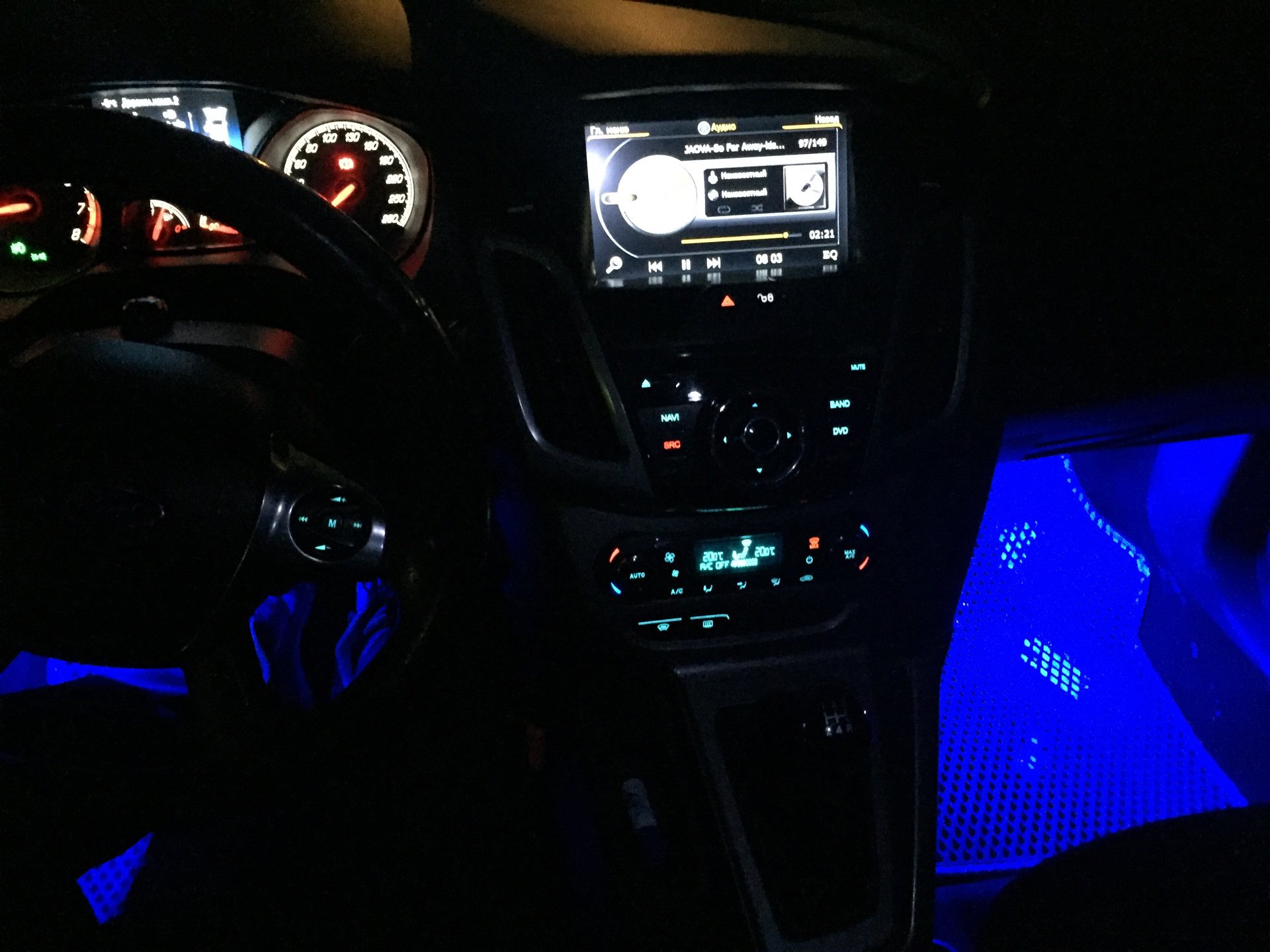 Подсветка магнитофона. Подсветка салона Форд фокус 3. Ford Focus 3 ночная подсветка. Форд фокус 3 2017 подсветка салона. Ford Focus 3 подсветка ног.