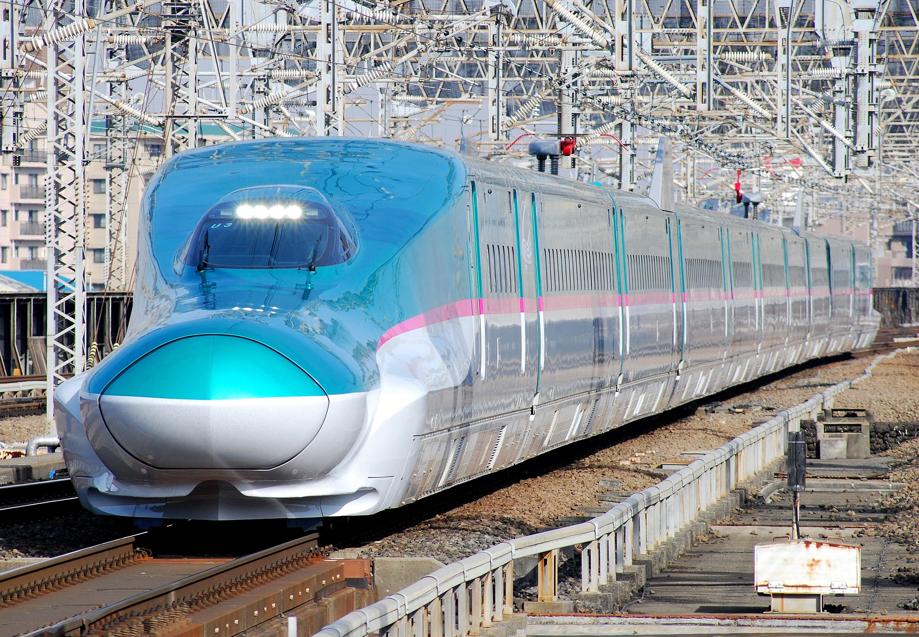 Hsr 2.2. Синкансэн Хаябуса. Японский скоростной поезд Синкансэн. Поезд Синкансэн в Японии. Высокоскоростная магистраль Синкансэн Япония.