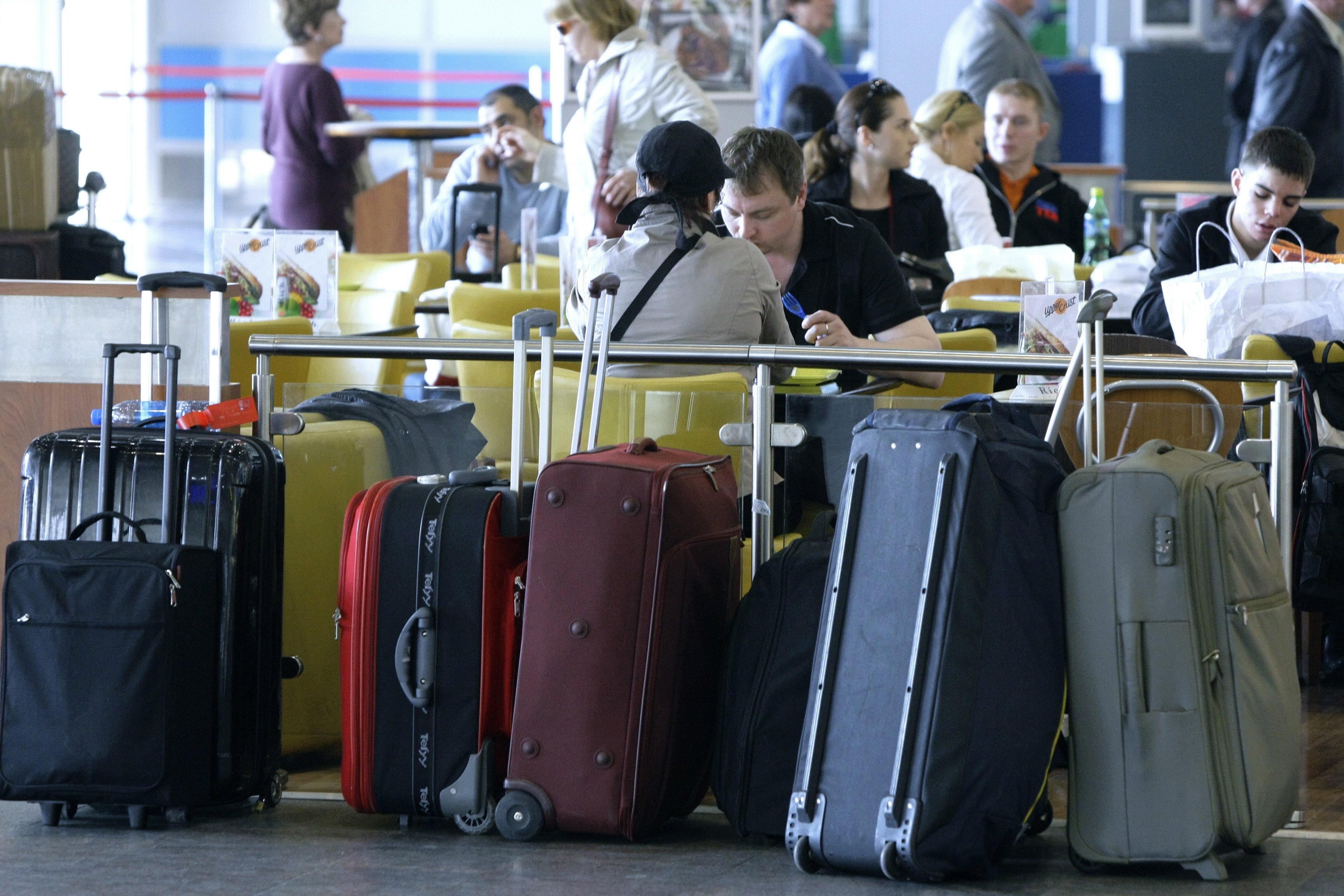 Аэропорт Шереметьево чемодан