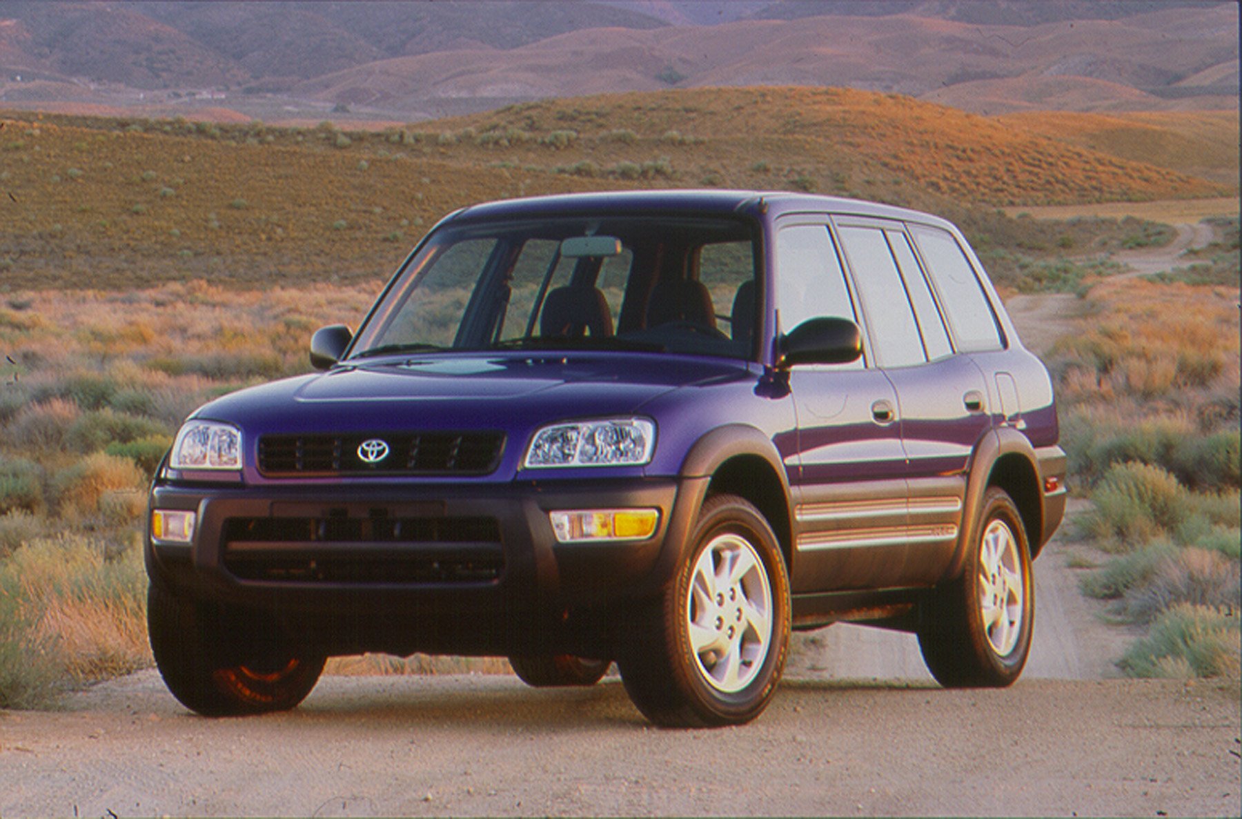 Первый рав. Тойота рав 4 1998. Тойота рав 4 1994-2000. Тойота rav4 1998. Toyota rav4 1999.