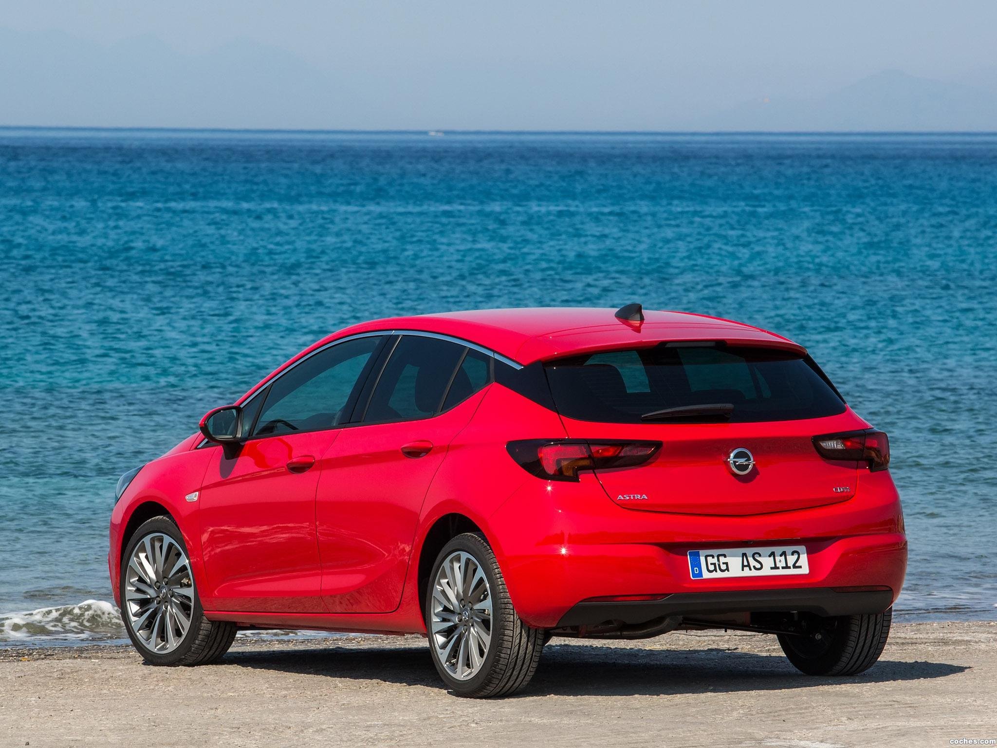 Opel Astra Hatchback 2015