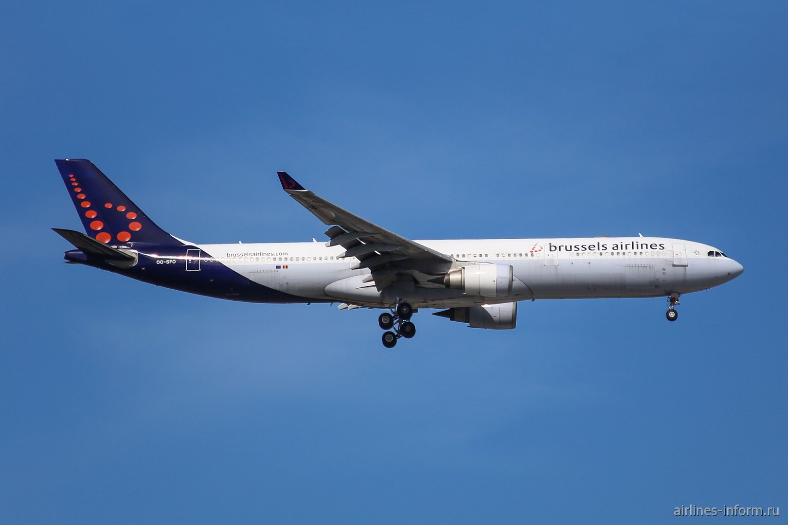 А 330 300 самолет. А330-300. Airbus a330. Аэробус а330-300. Brussels Airlines a330.