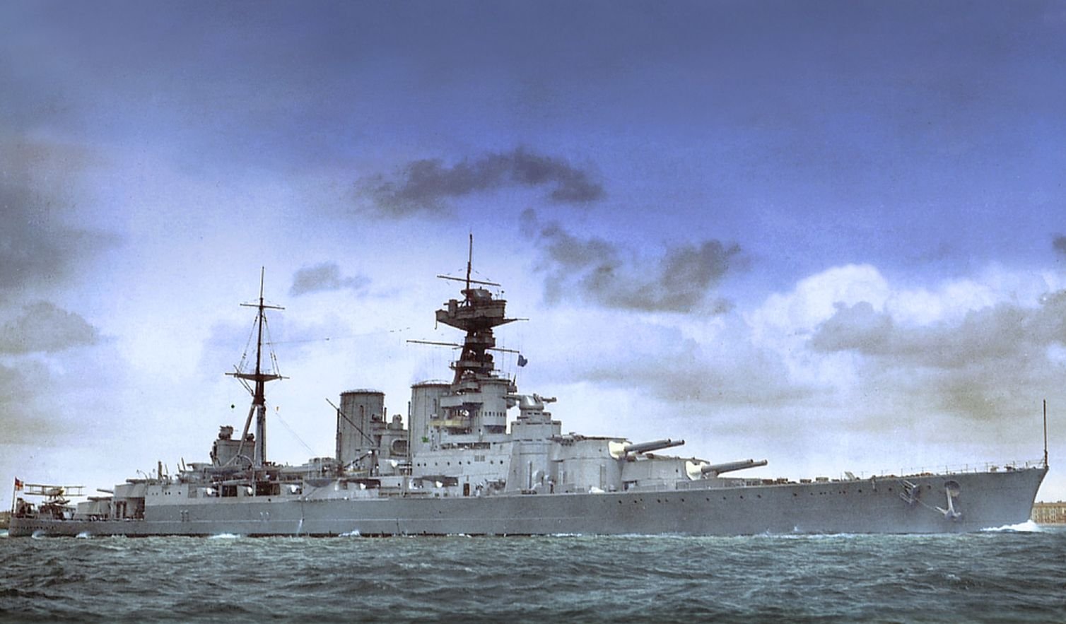 Худ. Линкор HMS Hood. Линейный крейсер HMS Hood. HMS Hood 1918 линейные крейсера Великобритании. Hood крейсер Великобритании.