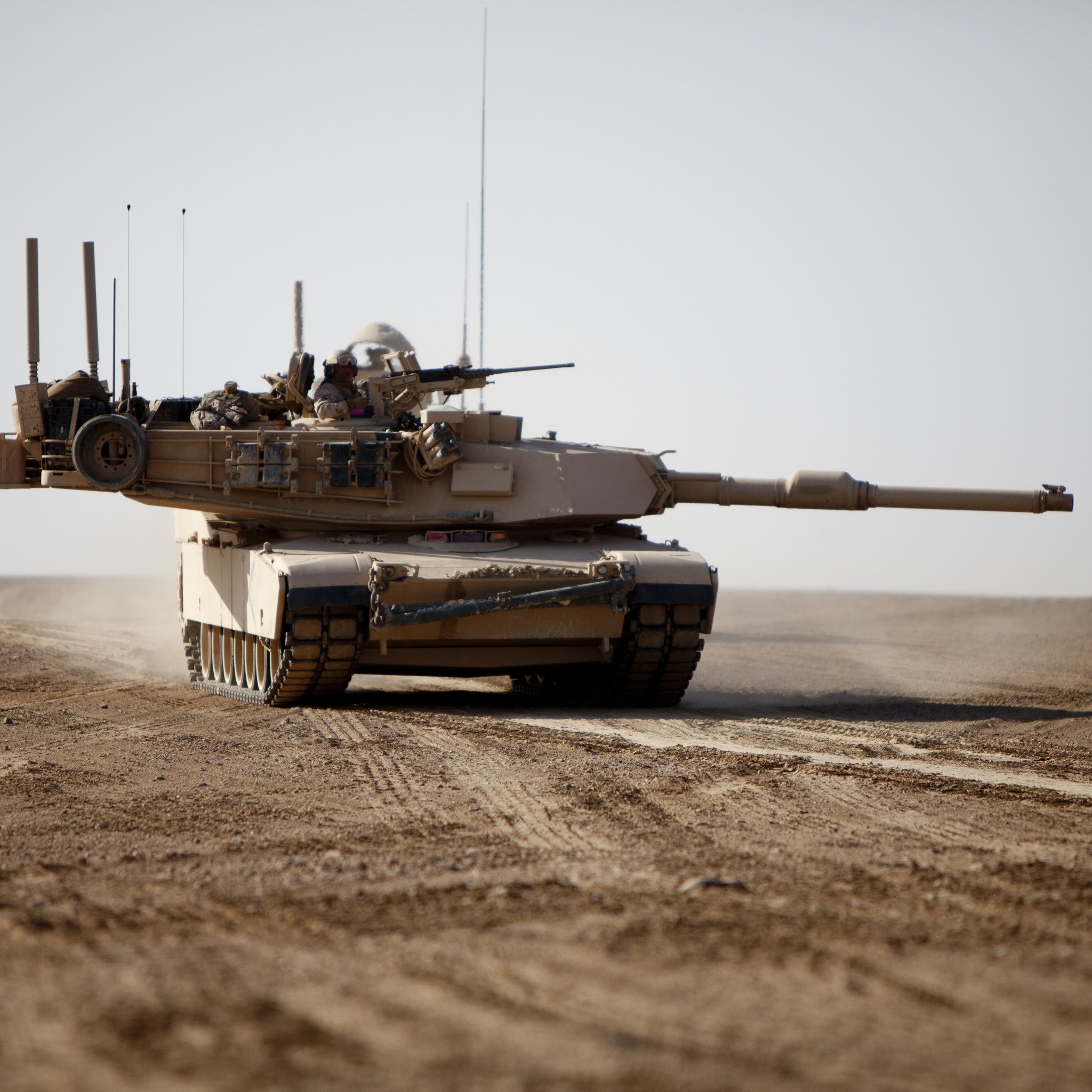 Цена танка абрамс 2023. Танк м1 Абрамс. Танк m1 Abrams. Танк Абрамс м1а2. Танк Abrams m1a2.