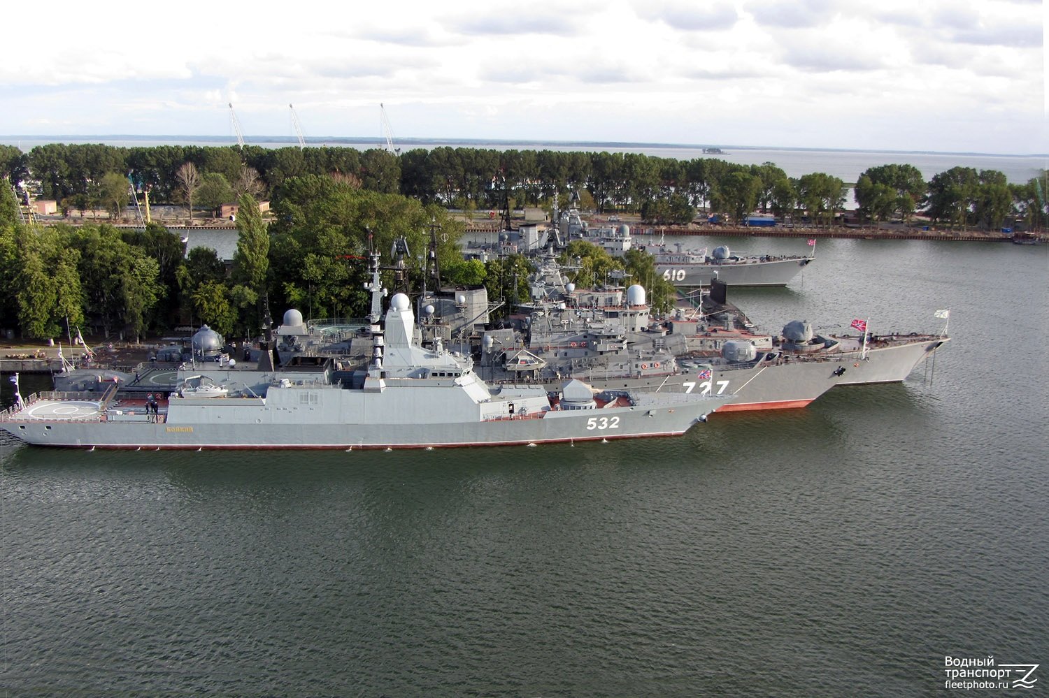 Фрегат калининград. Балтийск база Балтийского флота. Балтийская военно-морская база Балтийск. Неустрашимый корабль Калининград.