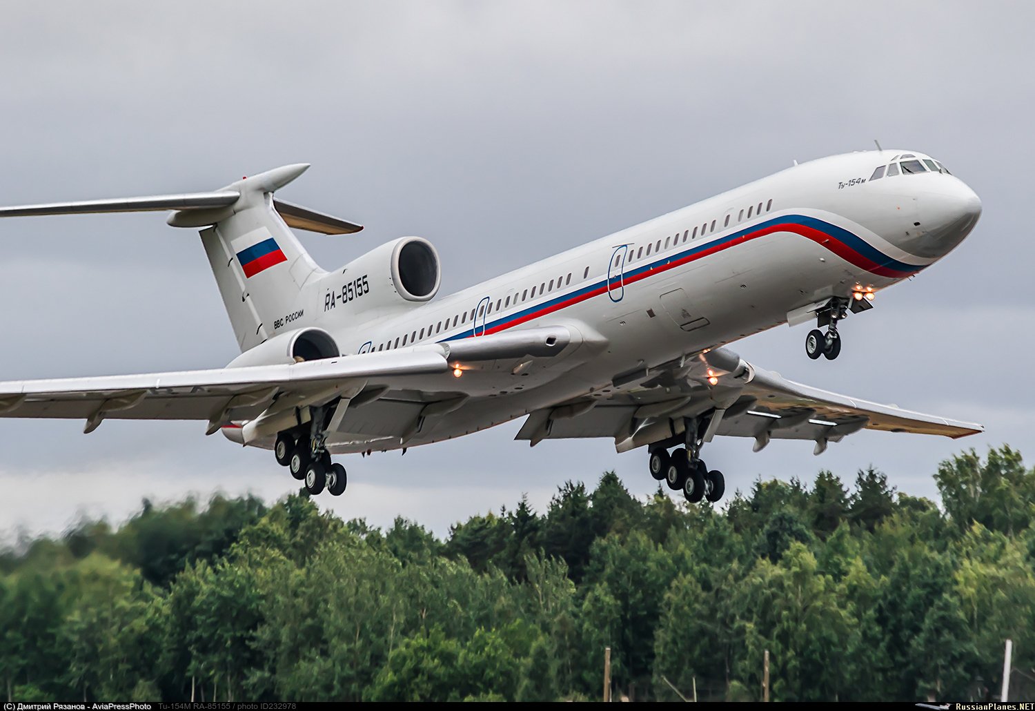 Самолёт Ту-154