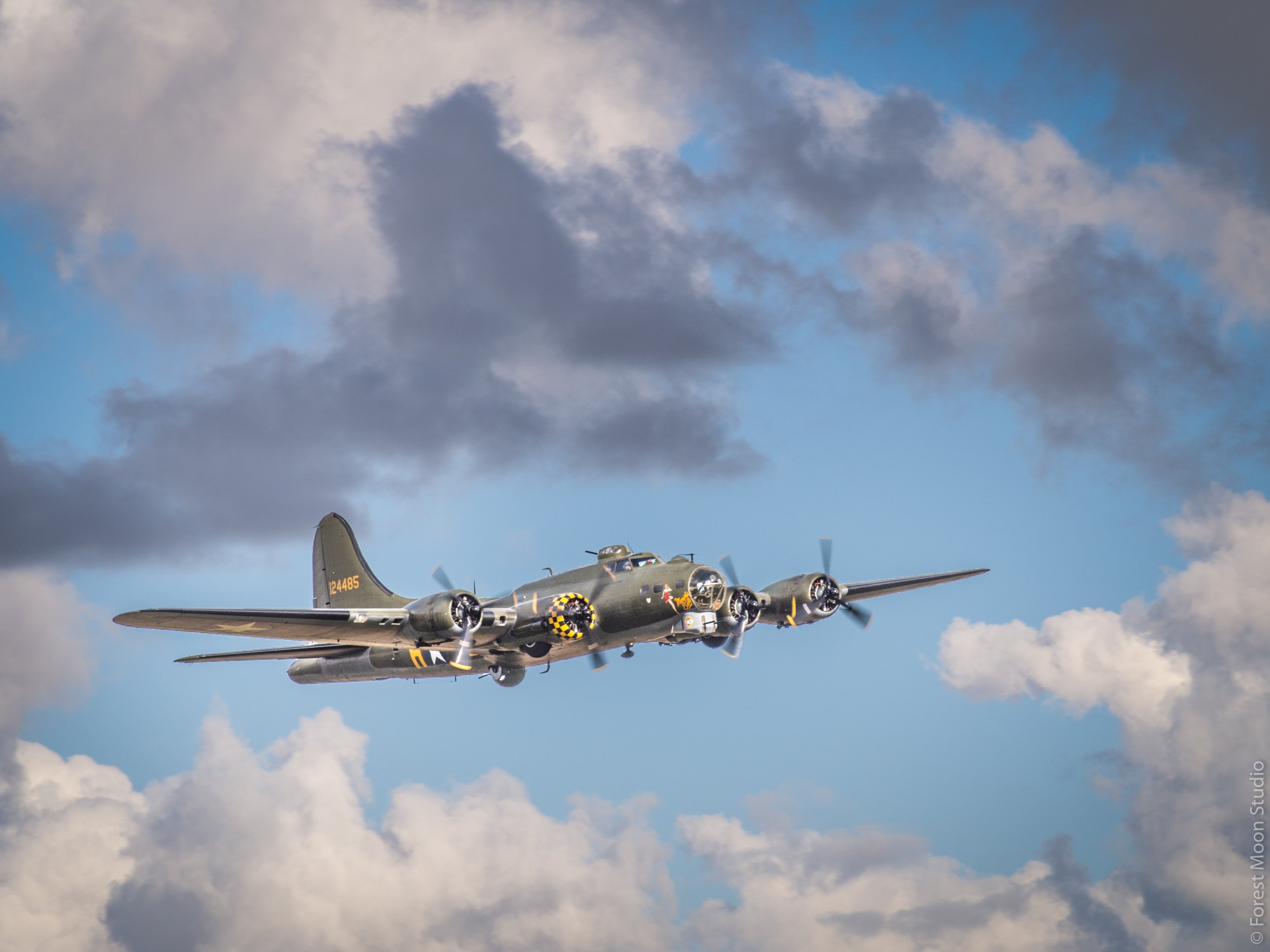 Бомбардировщик летающая крепость. Boeing b-17 Flying Fortress. Летающая крепость картинки.