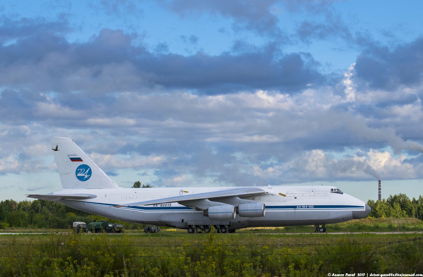 Омск северный. АН 124 100 ra 82013. АН-124 ВВС России. АН-124 ВВС СССР. АН 124 ВВС база стоянки.