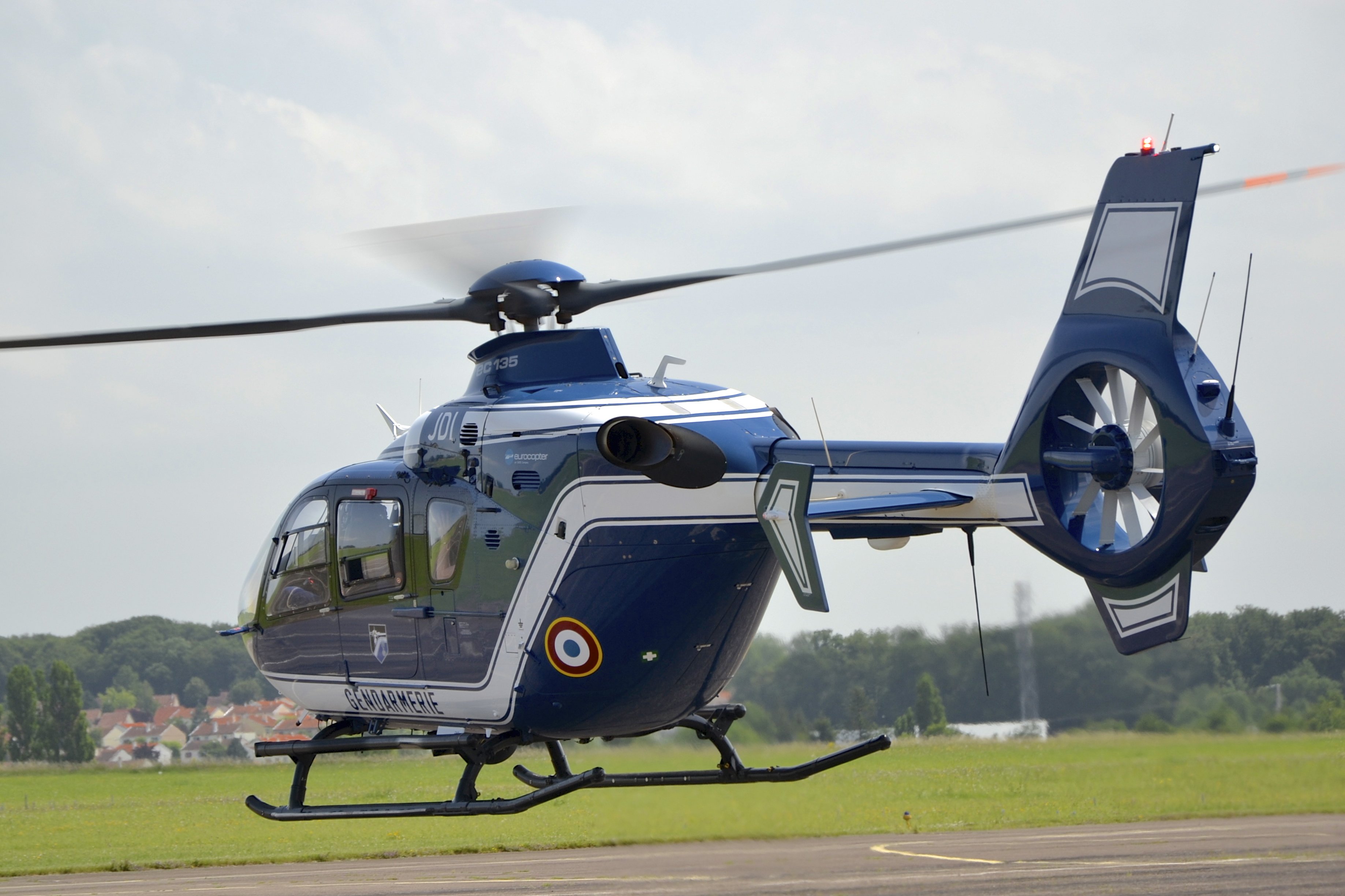 Ec's. Еврокоптер ec135. Еврокоптер 135. Вертолет Eurocopter. Ec135 вертолет.