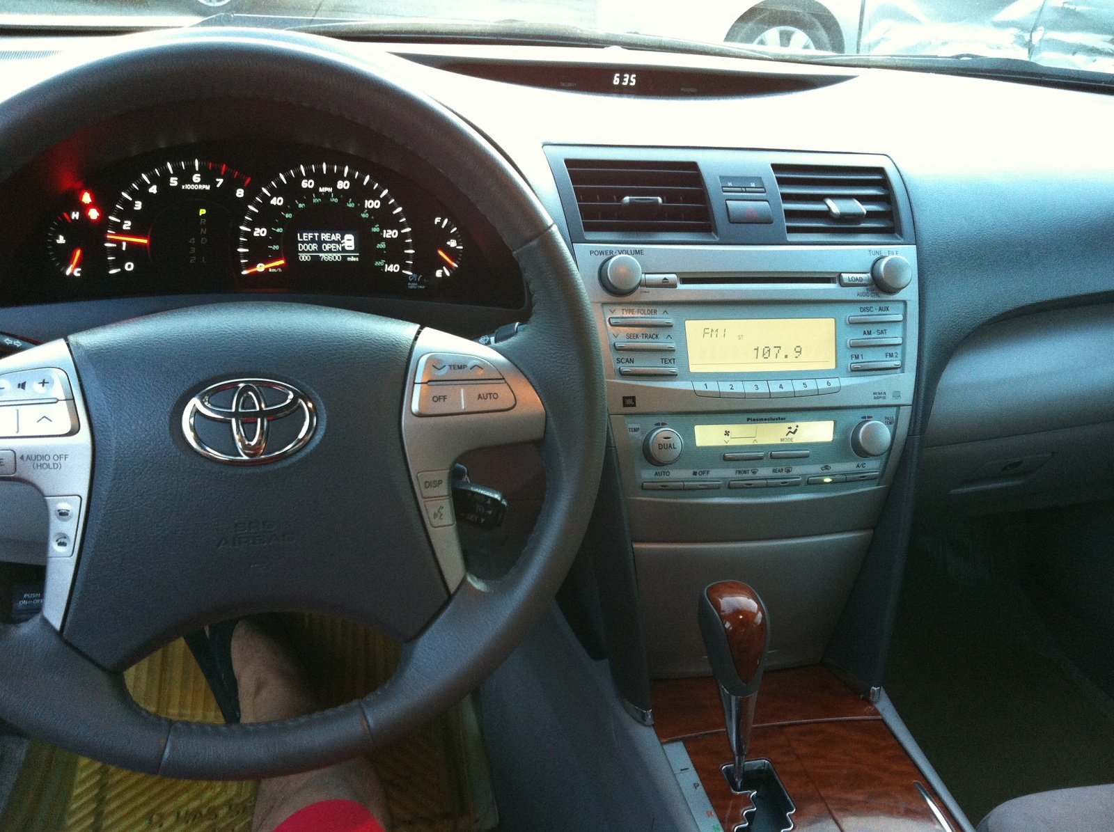 Торпеда камри 40. Панель Тойота Камри 40. Панель Toyota Camry 40. Toyota Camry 2008 XLE. Камри 40 2008.