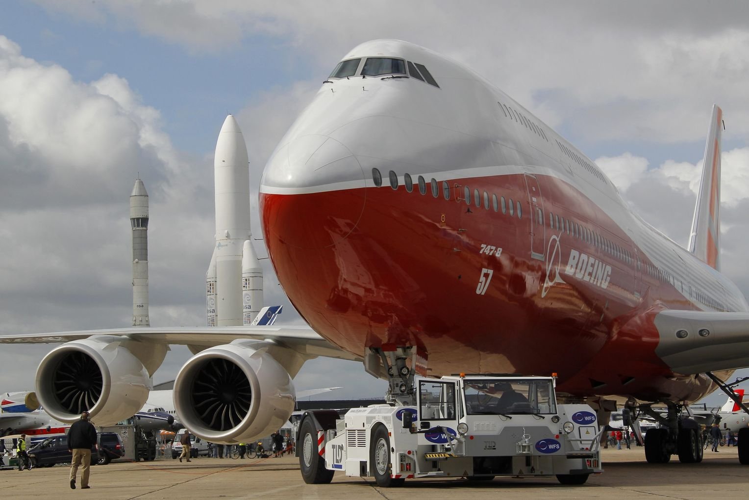 Boeing 2. Самолёт Боинг 747. Боинг 747-8 INTERCONTINENTAL. Самолёт Боинг 747 Россия. Боинг 747 800 Интерконтиненталь.