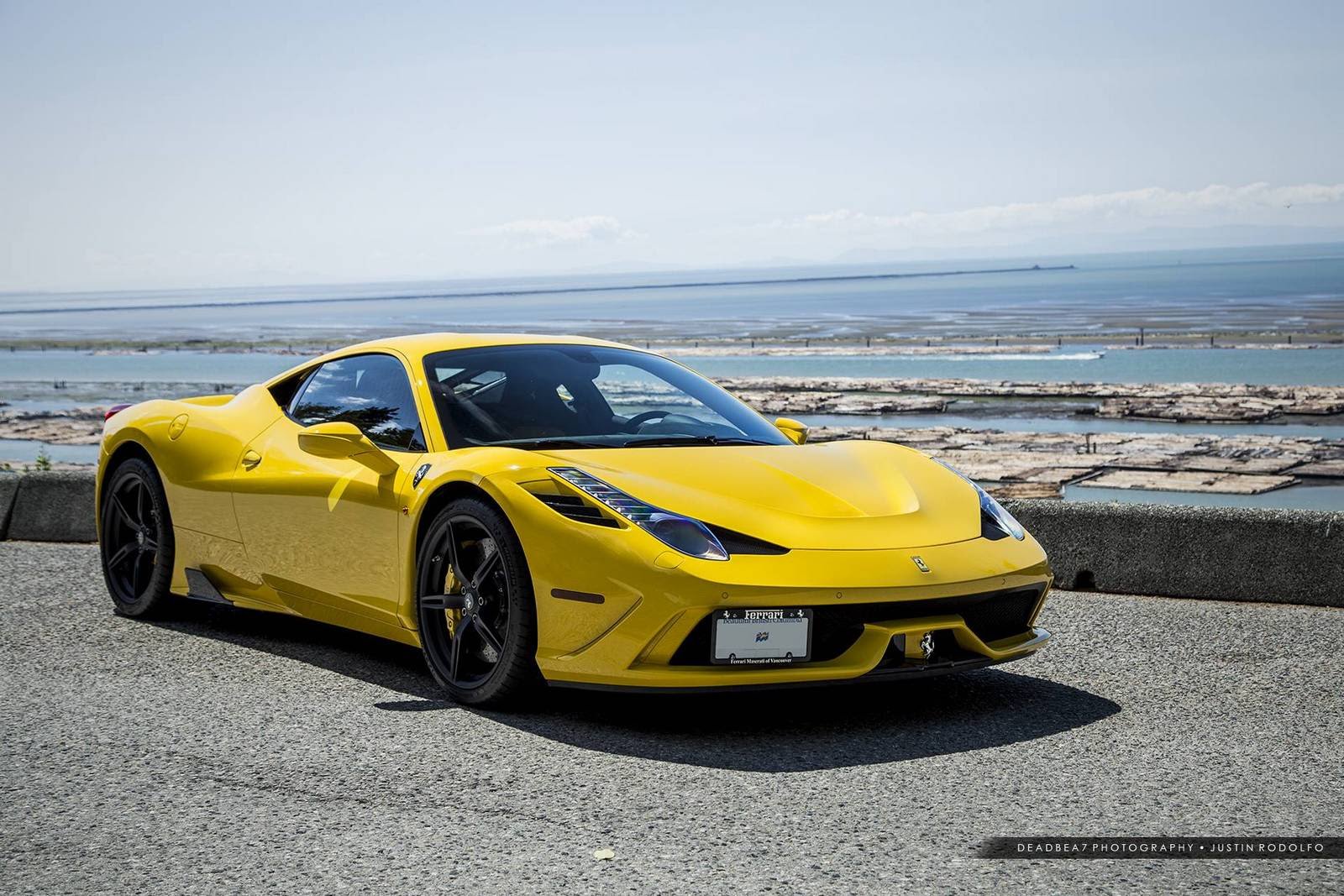 Феррари 458 Italia желтая