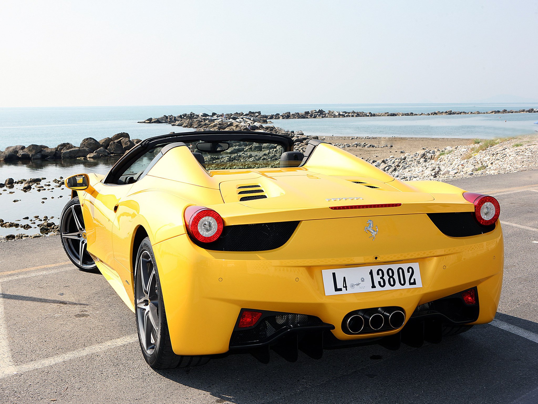 Желтый вид. Спайдер Ferrari 458. Ferrari 458 Spider кабриолет. Феррари 458 Италия желтая. Ferrari f458 Spider.