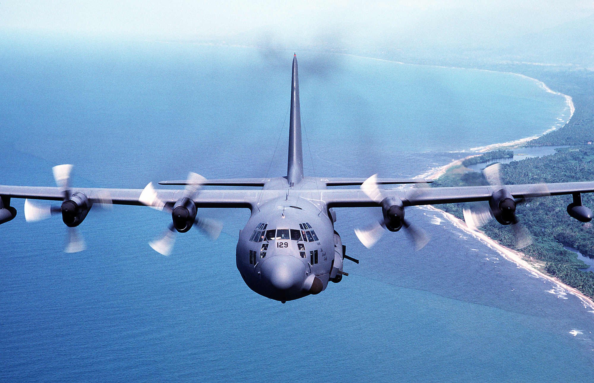 130 spectre. АС-130 Gunship. Локхид АС 130. Lockheed AC-130 Spectre. AC-130 Hercules.