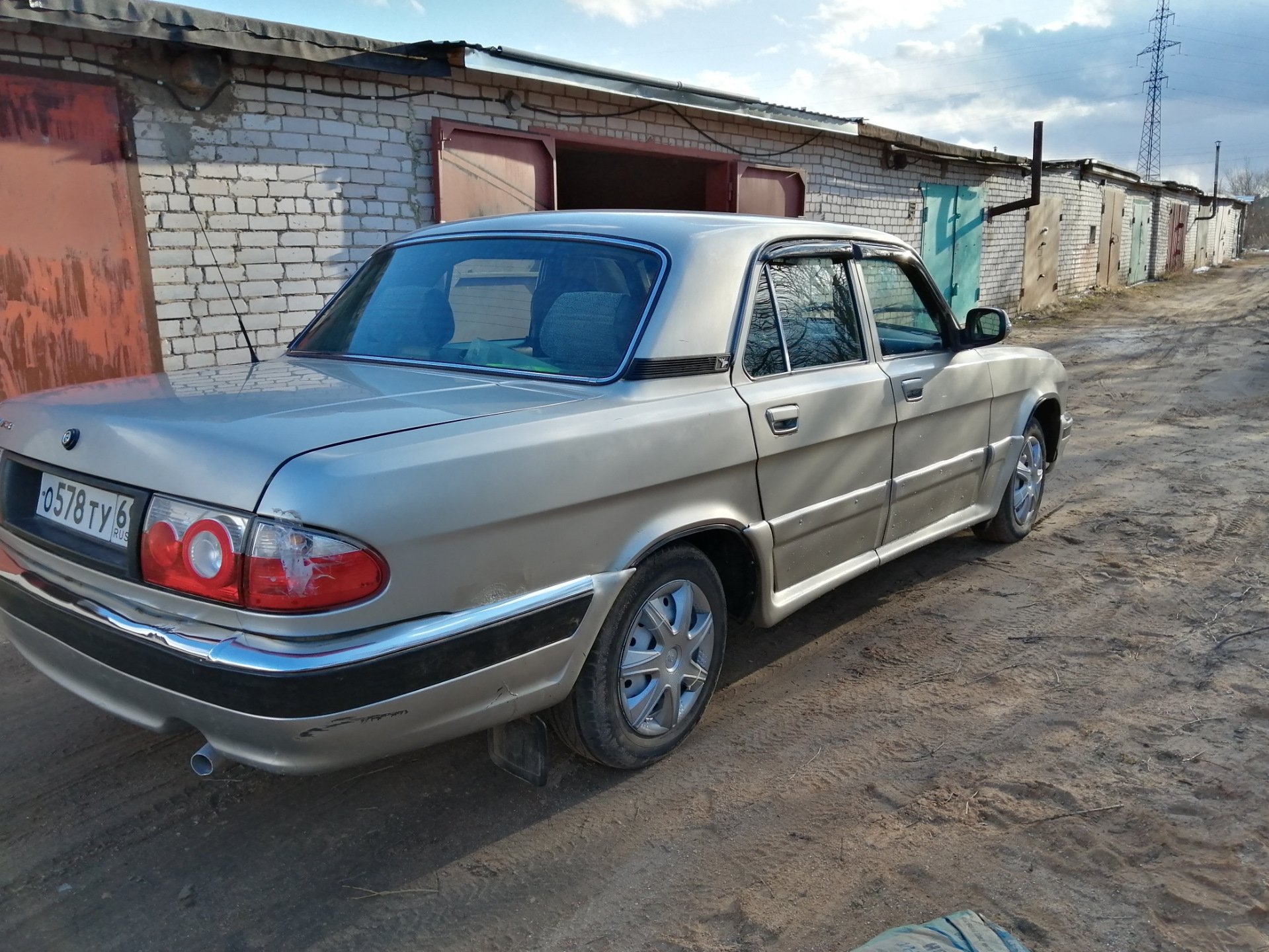 Волга крайслер характеристики. ГАЗ 31105 2.4 Chrysler. Волга 31105 Крайслер. Волга 31 105 Крайслер. ГАЗ 31105 колхоз.