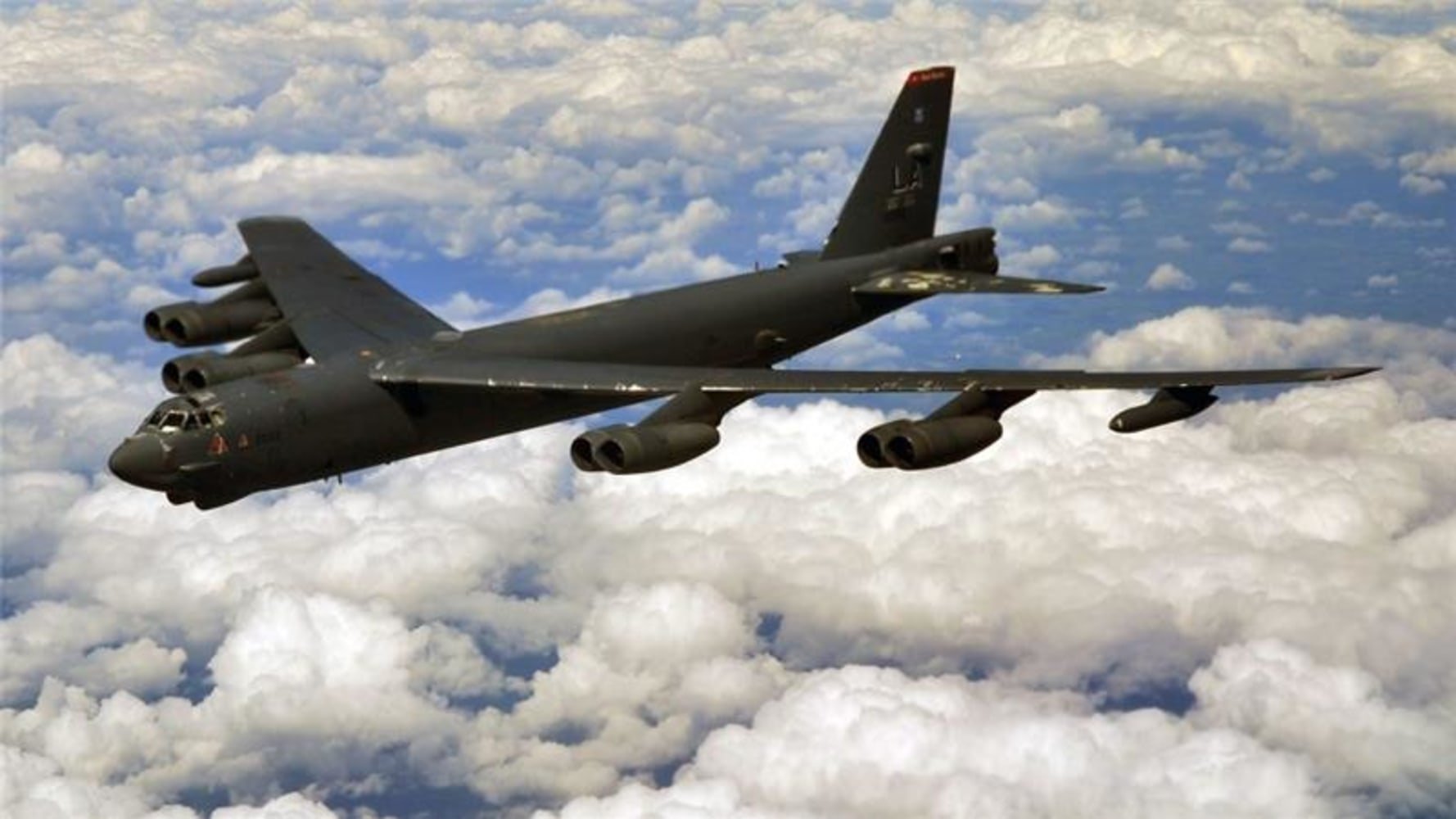 Картинка бомбардировщика. B-52h ВВС США. США B-52h Stratofortress. В-52н ВВС США бомбардировщик. B-52 ВВС США.