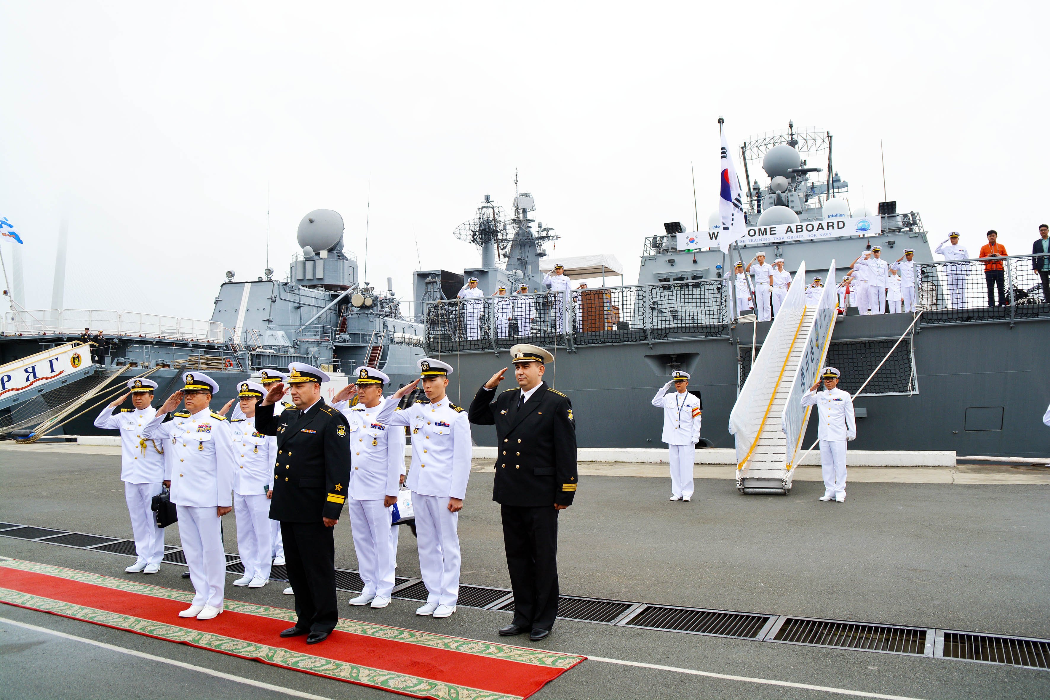 Корабль сегодня. Военные корабли Владивостока. Южнокорейские военные корабли. Тихоокеанский флот России. Визит кораблей Кореи во Владивосток.