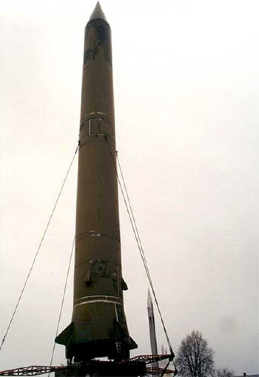 Баллистическая ракета с 200 дальность. Баллистическая ракета средней дальности р-12/р-12у. Ракетный комплекс р-12 (8к63, SS-4, Sandal). Ракета р-12(8к63,SS-4,Sandal). Советская баллистическая ракета р14.