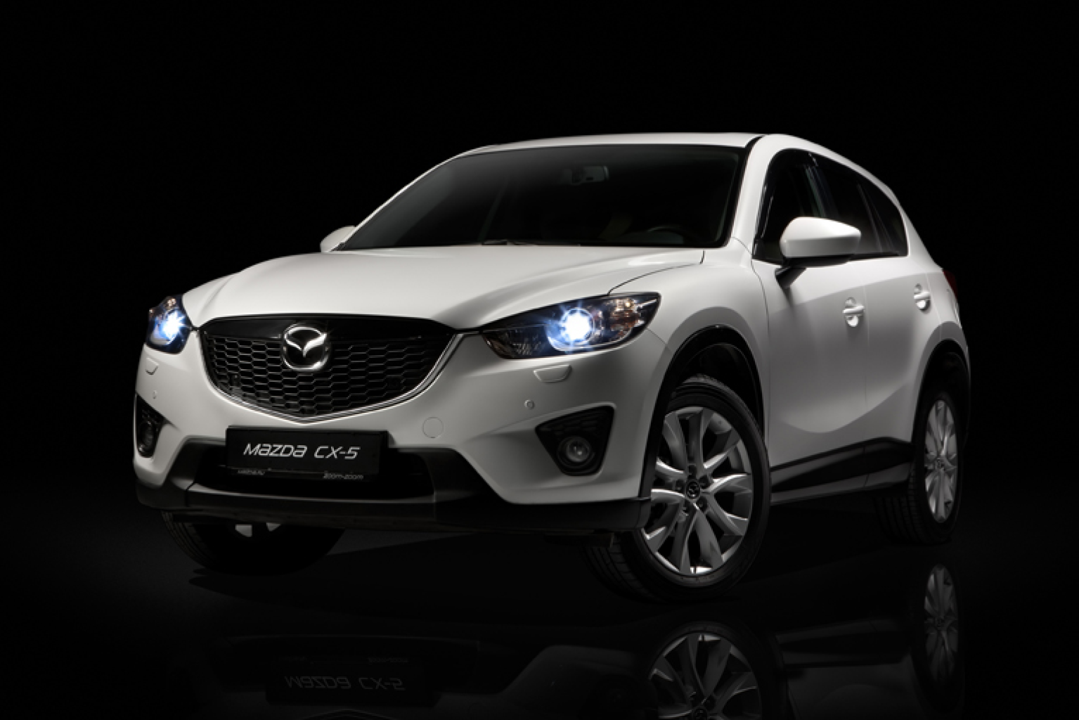 2.5 4wd at. Mazda cx5 White. Mazda CX 5 белая. Мазда кроссовер СХ 5 белая. Мазда сх5 белая 2012.