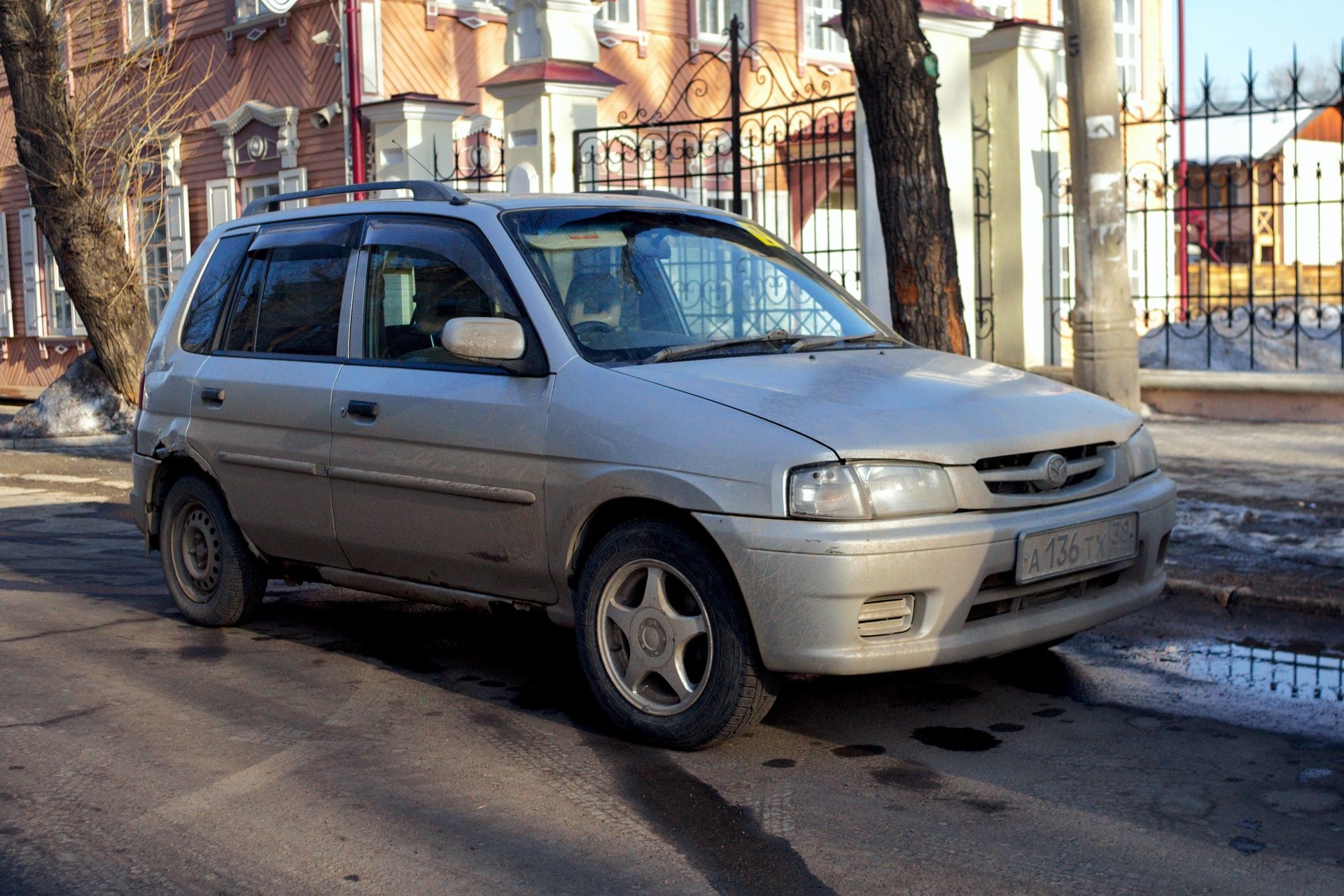 Мазда демио dw3w. Mazda Demio 1997. Мазда Демио 1997 года. Mazda Demio дорест 1997. Mazda Demio 1997 серебро.