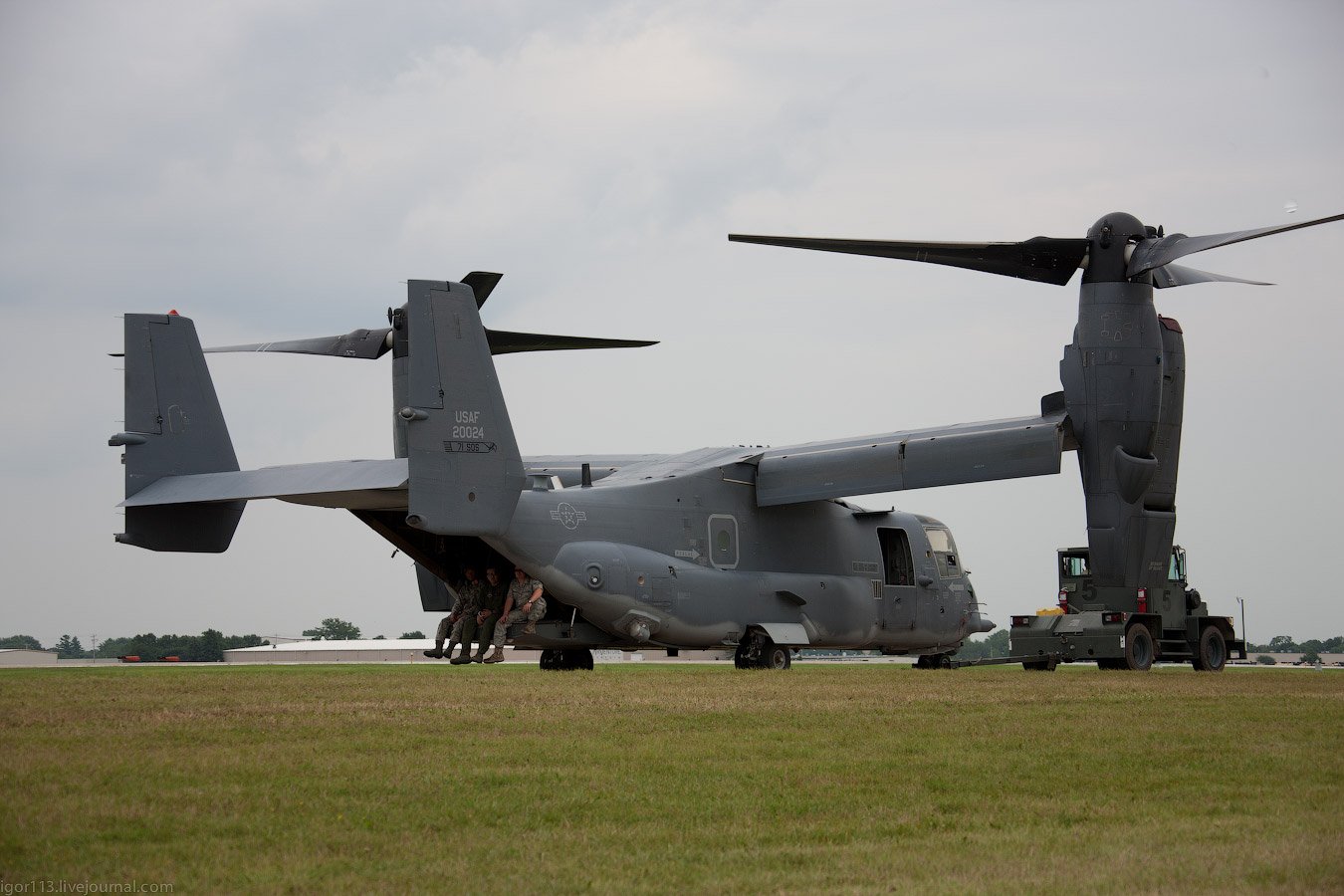 Конвертоплан что это фото. V-22 Osprey («Скопа»). Конвертоплан топливозаправщик v-22 Osprey. Конвертоплан XV-40. Оспрей конвертоплан вооружение.