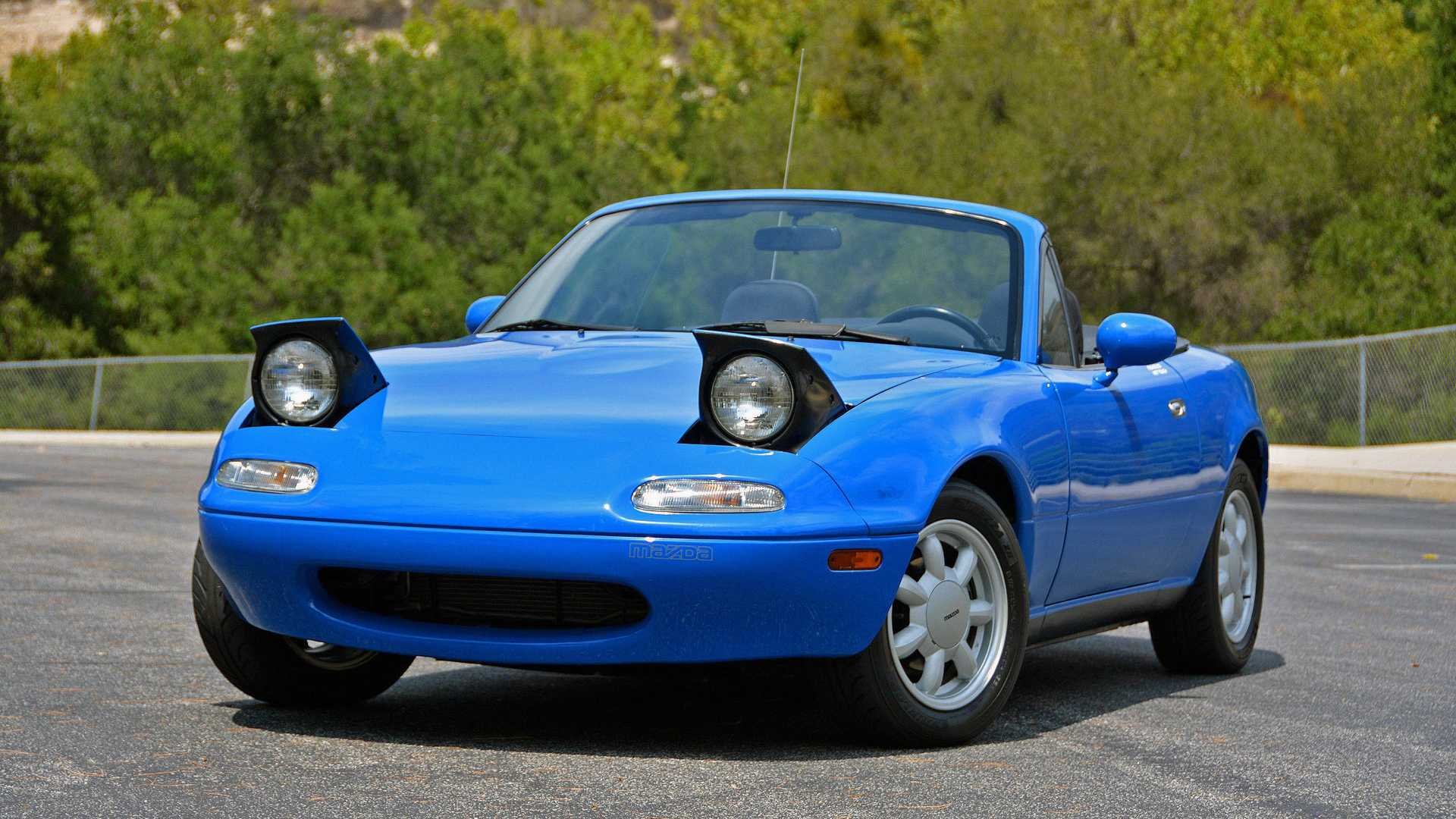 Mazda Miata mx5 hello Kitty